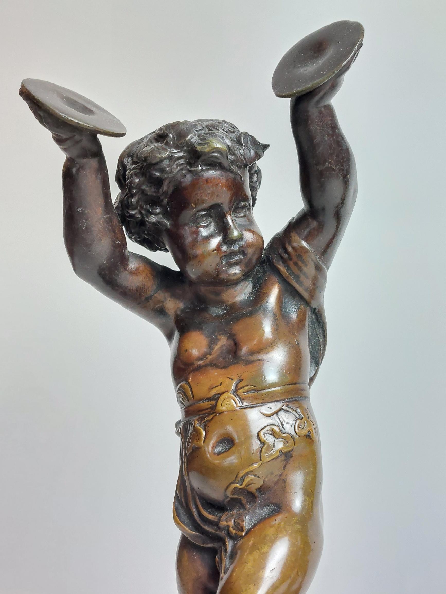 Joyful Pair of 19th Century Bronze Cherubs 'Putti' Dancing In Excellent Condition For Sale In London, GB