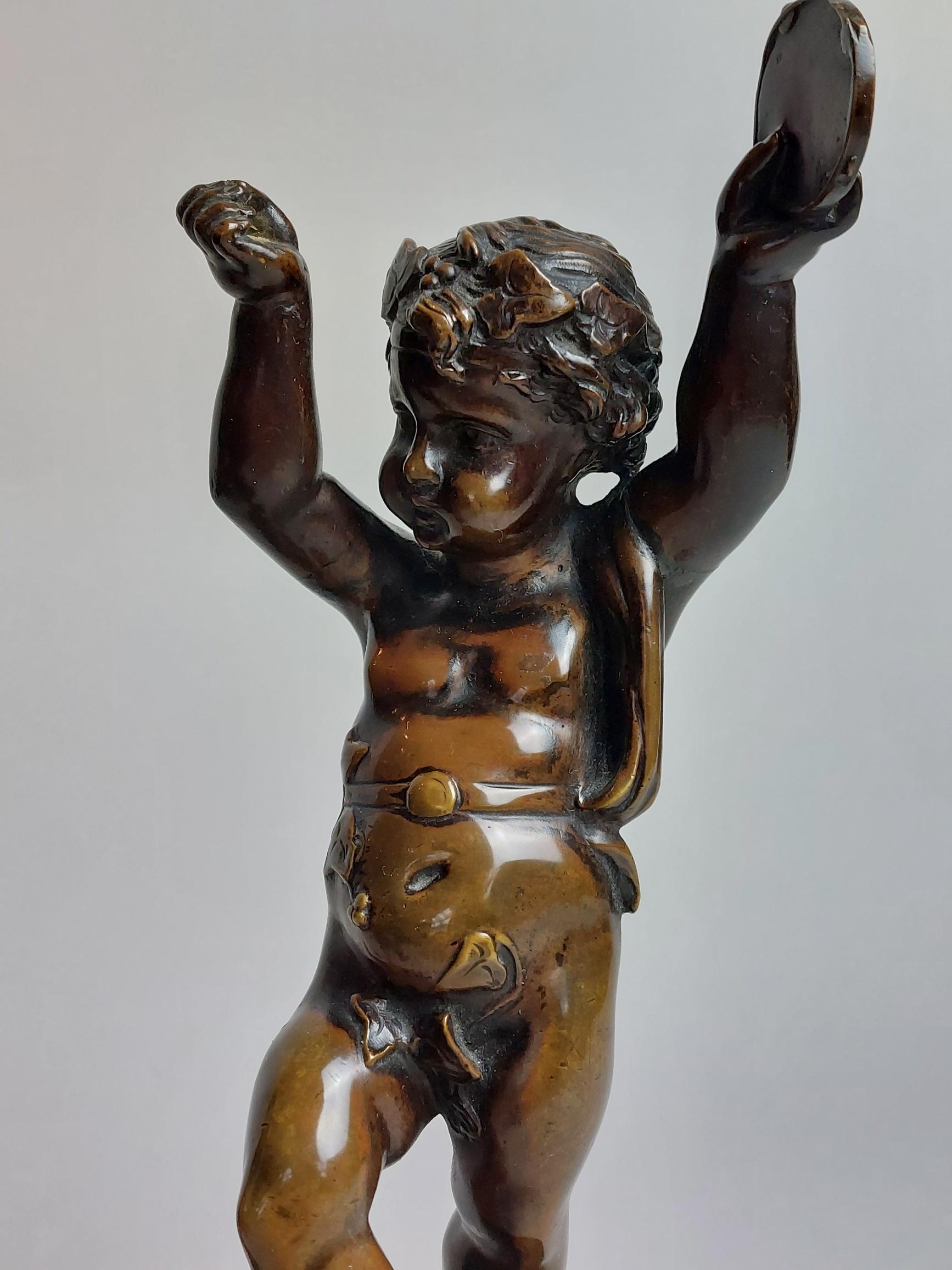 Joyful Pair of 19th Century Bronze Cherubs 'Putti' Dancing For Sale 1