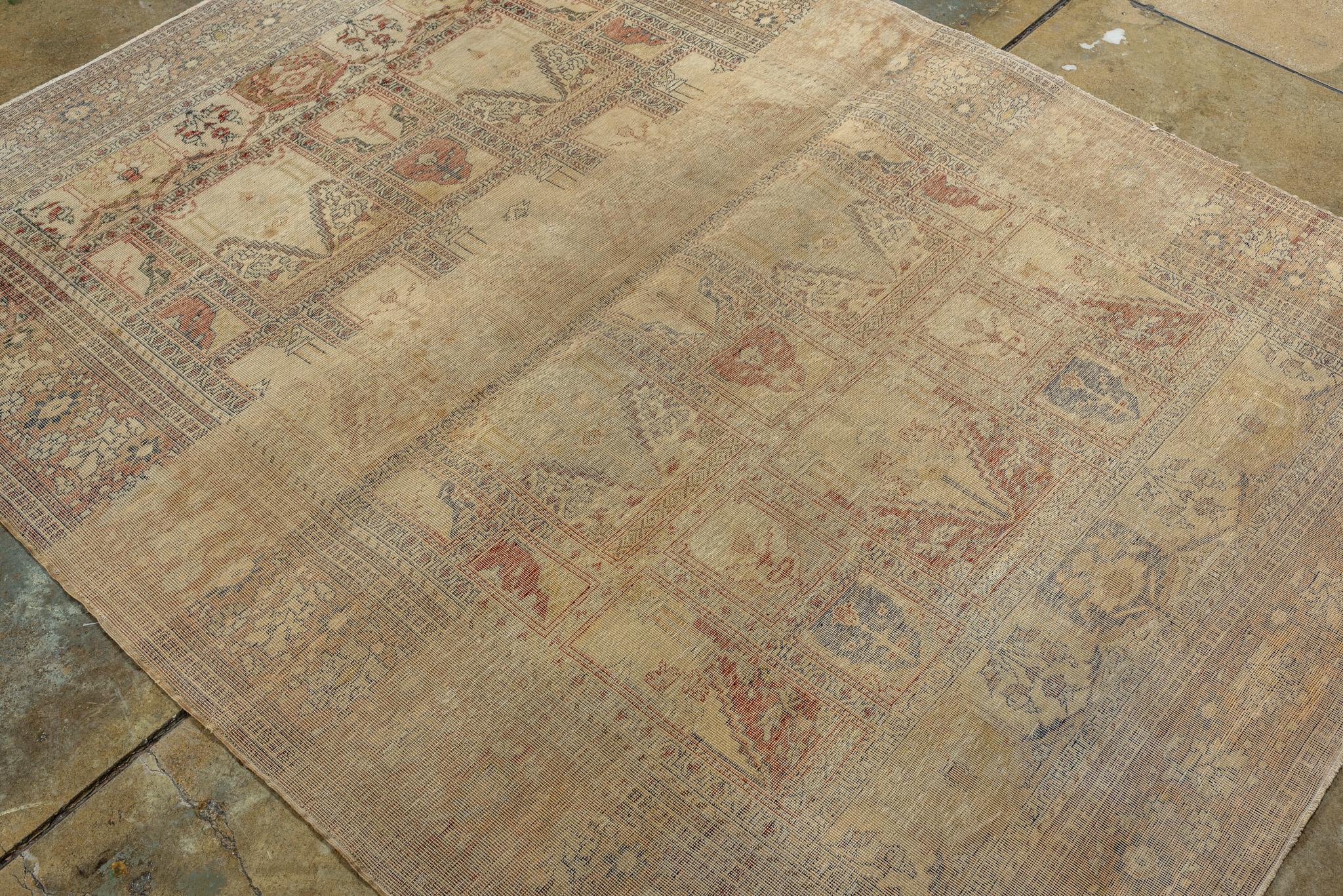 Ein Kaisary-Teppich um 1900. (Frühes 20. Jahrhundert) im Angebot