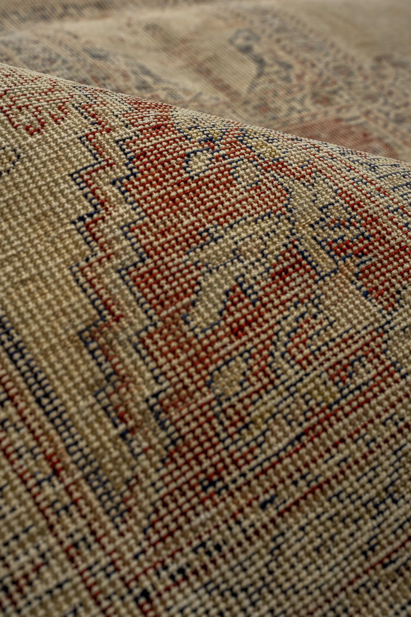 Ein Kaisary-Teppich um 1900. im Angebot 1
