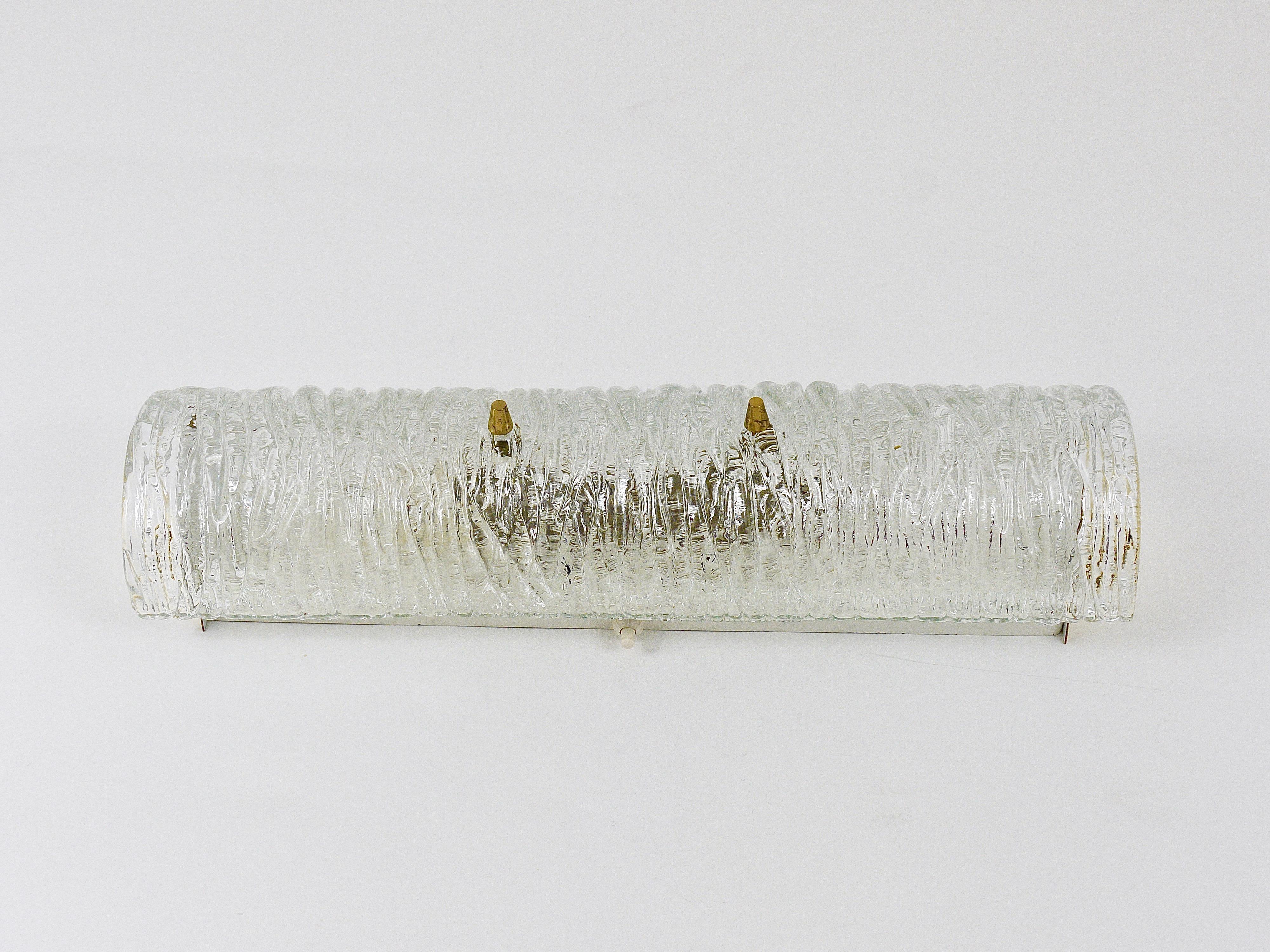 Kalmar Midcentury Wall Light, Brass and Textured Glass, Austria, 1950s For Sale 1