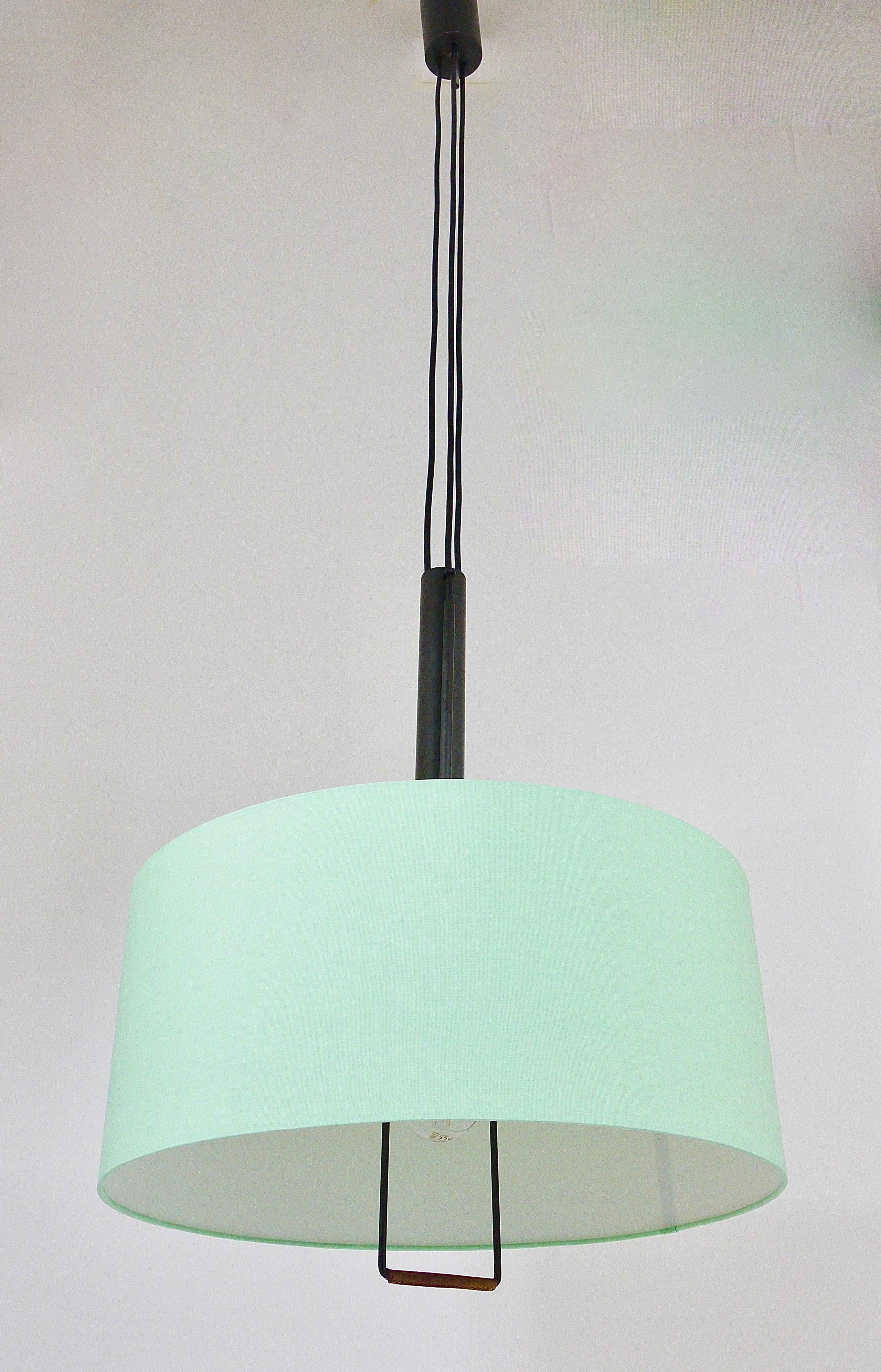A Kalmar Midcentury Height-Adjustable Counterweight Pendant Lamp, Austria, 1950s For Sale 3