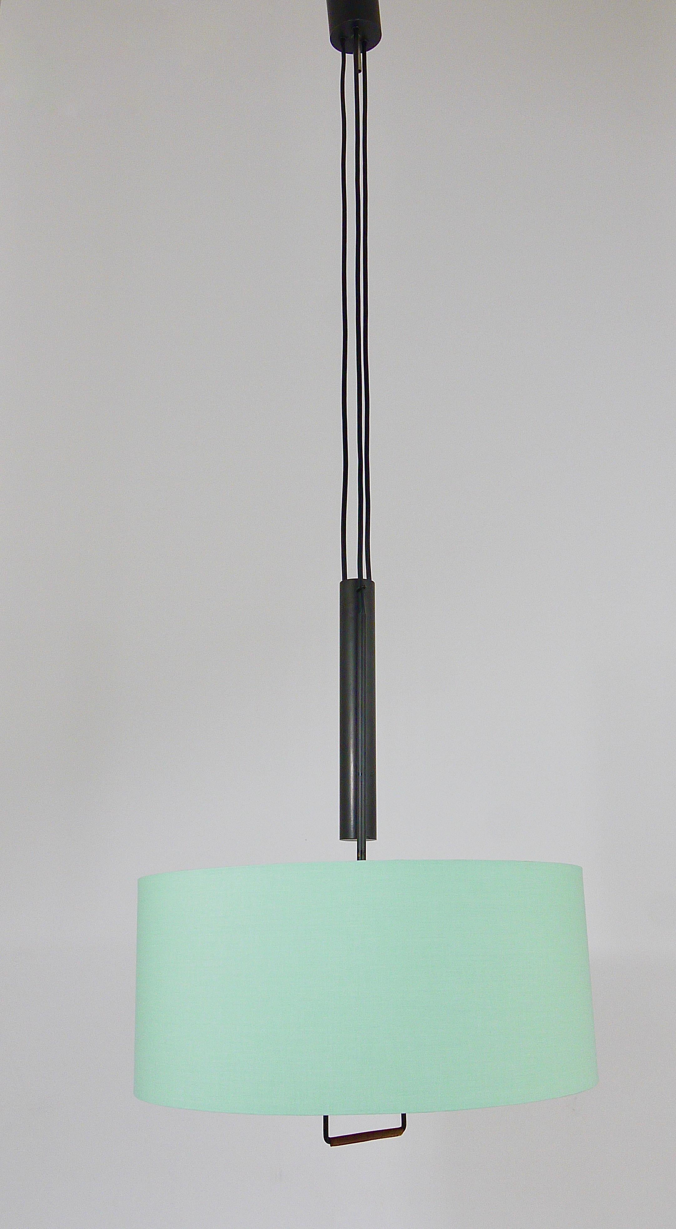 A Kalmar Midcentury Height-Adjustable Counterweight Pendant Lamp, Austria, 1950s For Sale 4