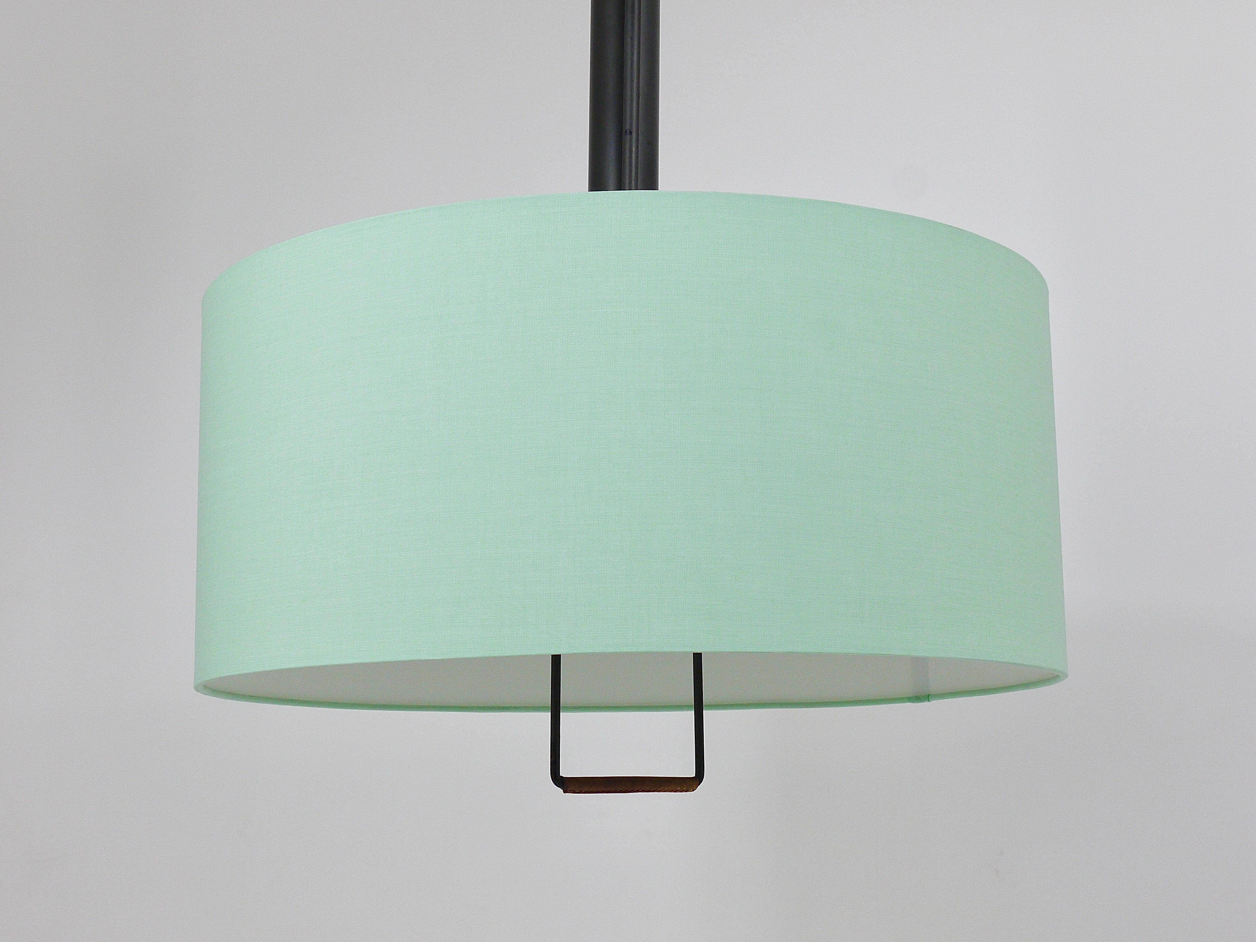 J.T. Verstellbare Mid-Century-Pendelleuchte Kalmar mit Gegengewicht, Österreich, 1950er Jahre (20. Jahrhundert) im Angebot