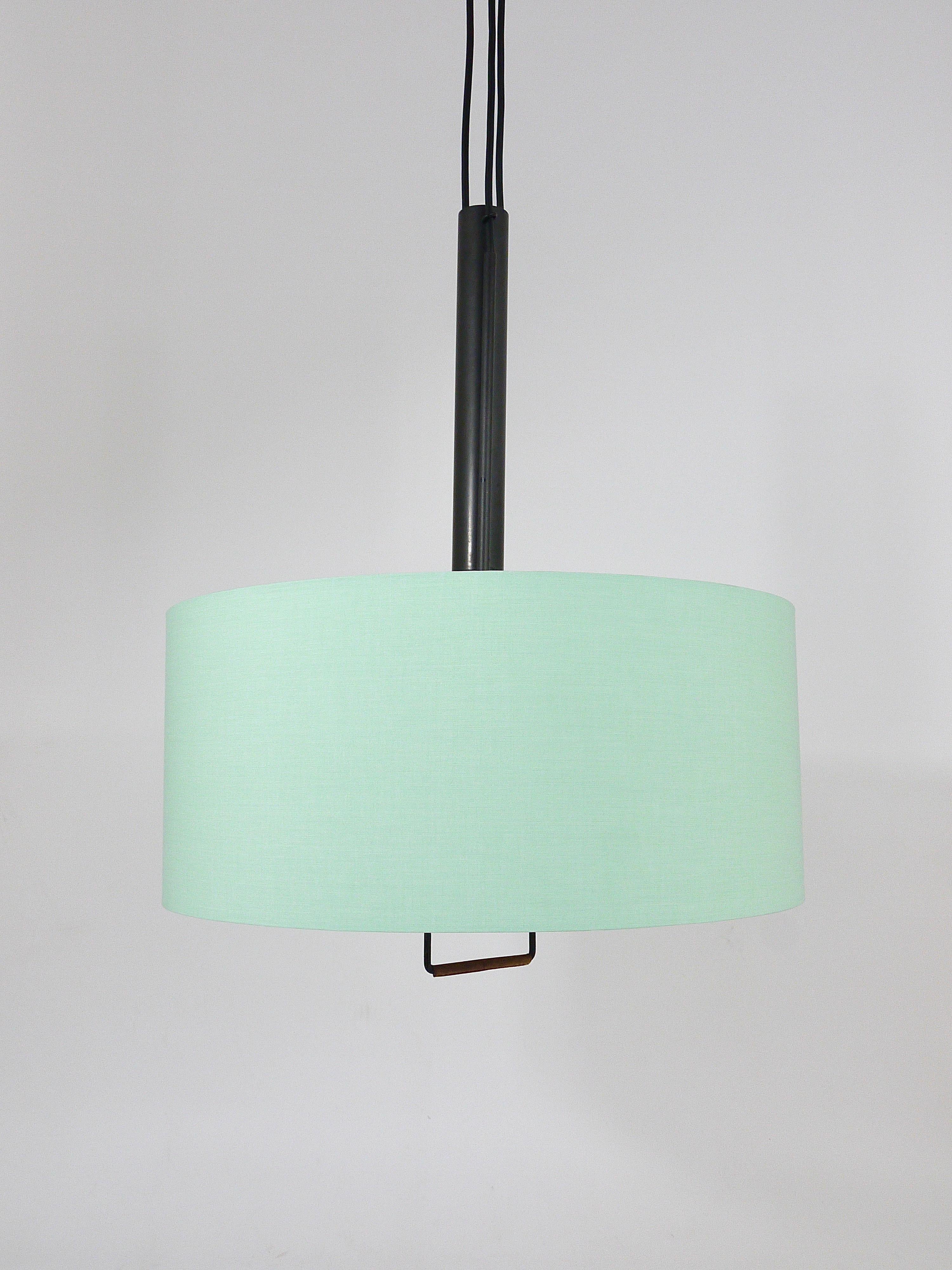 A Kalmar Midcentury Height-Adjustable Counterweight Pendant Lamp, Austria, 1950s For Sale 1