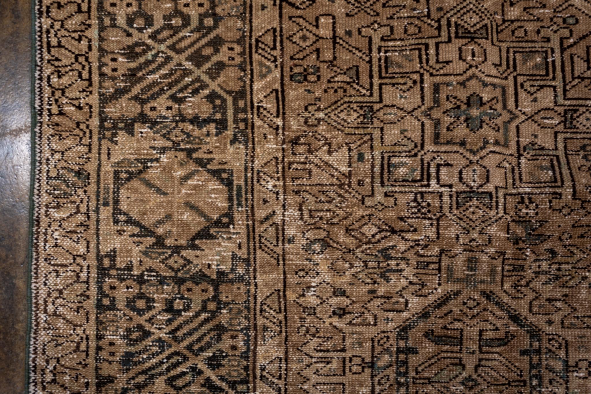 A Karaje Rug circa 1930. In Good Condition For Sale In Philadelphia, PA