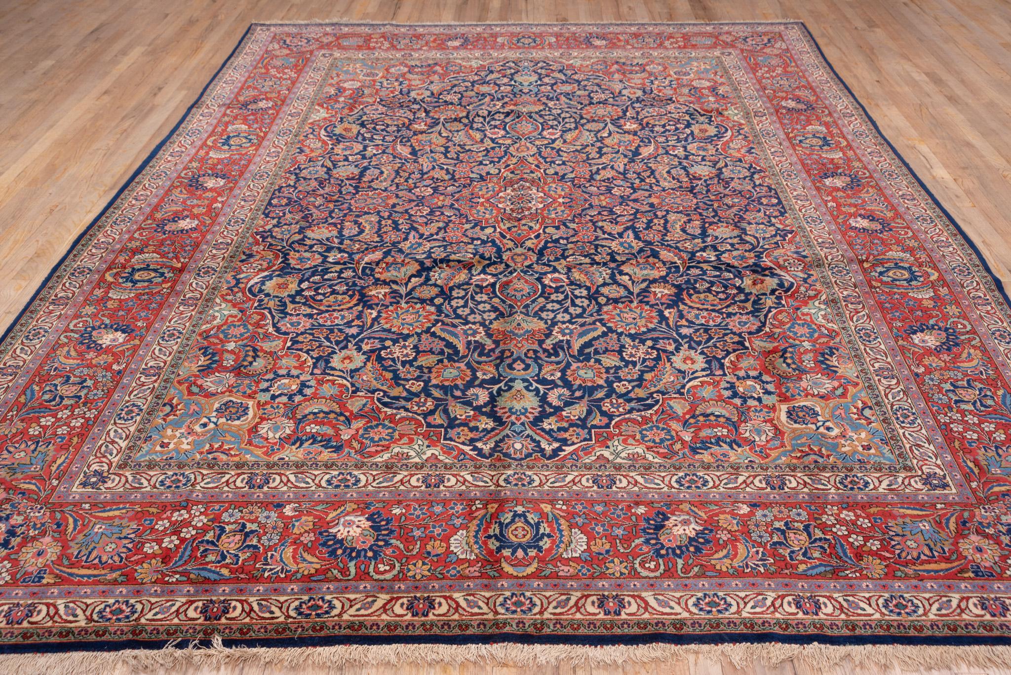 Ein Kashan-Teppich um 1920. Handgeknüpft, aus 100% Wollgarn.