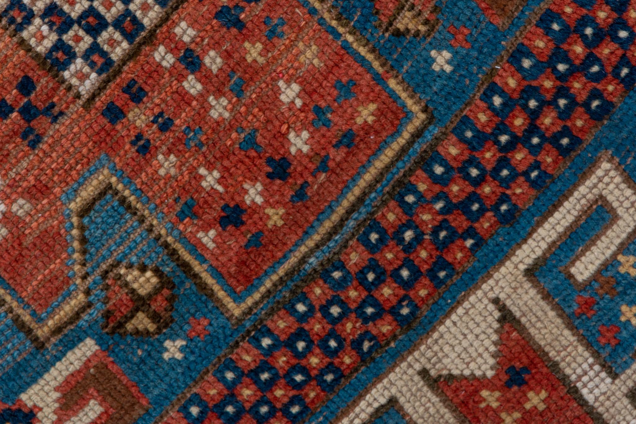 A Kazak Rug circa 1910 In Good Condition For Sale In Philadelphia, PA