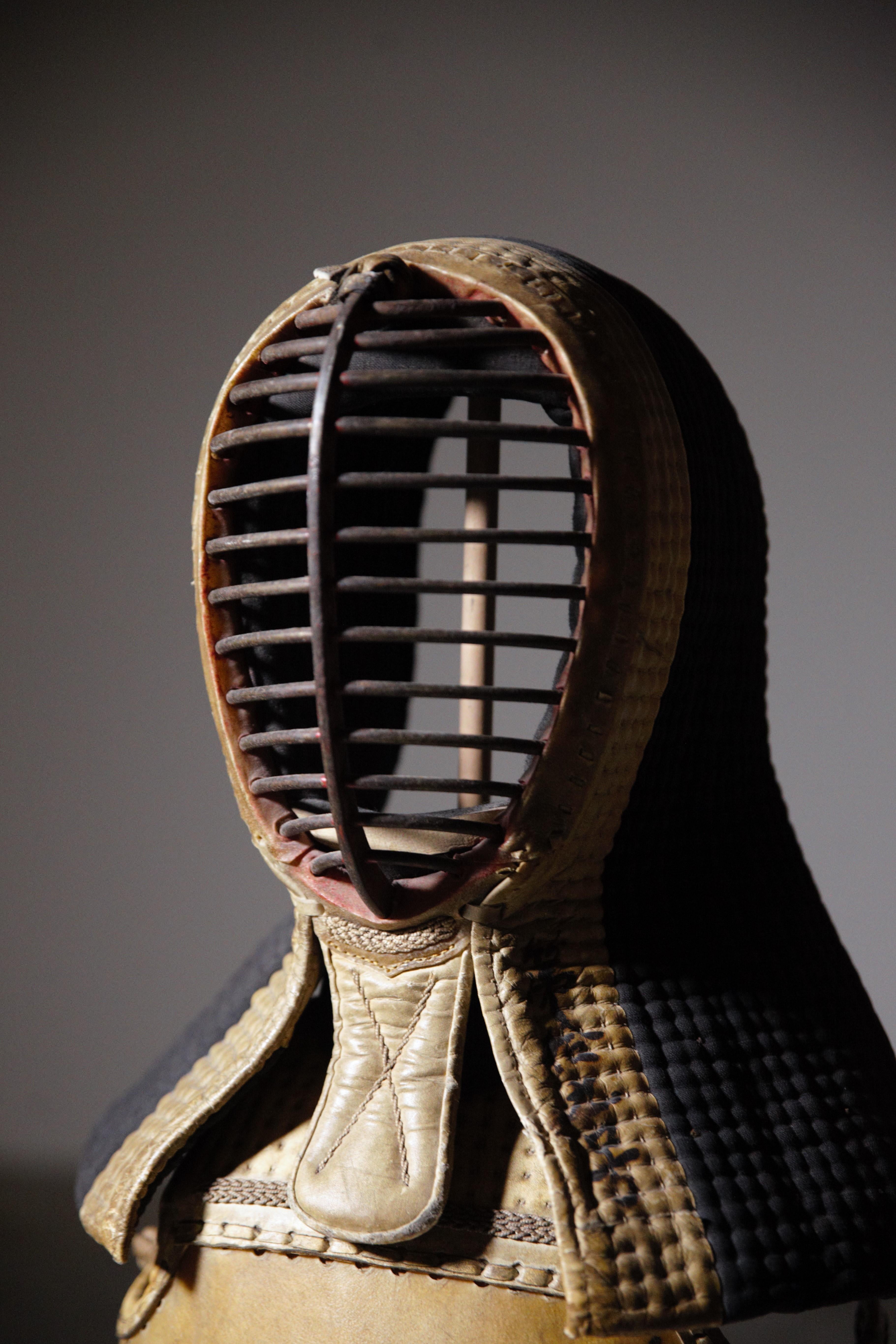 A Kendo Mask & Bust Protection Japan 1930s In Good Condition For Sale In HYÈRES, FR