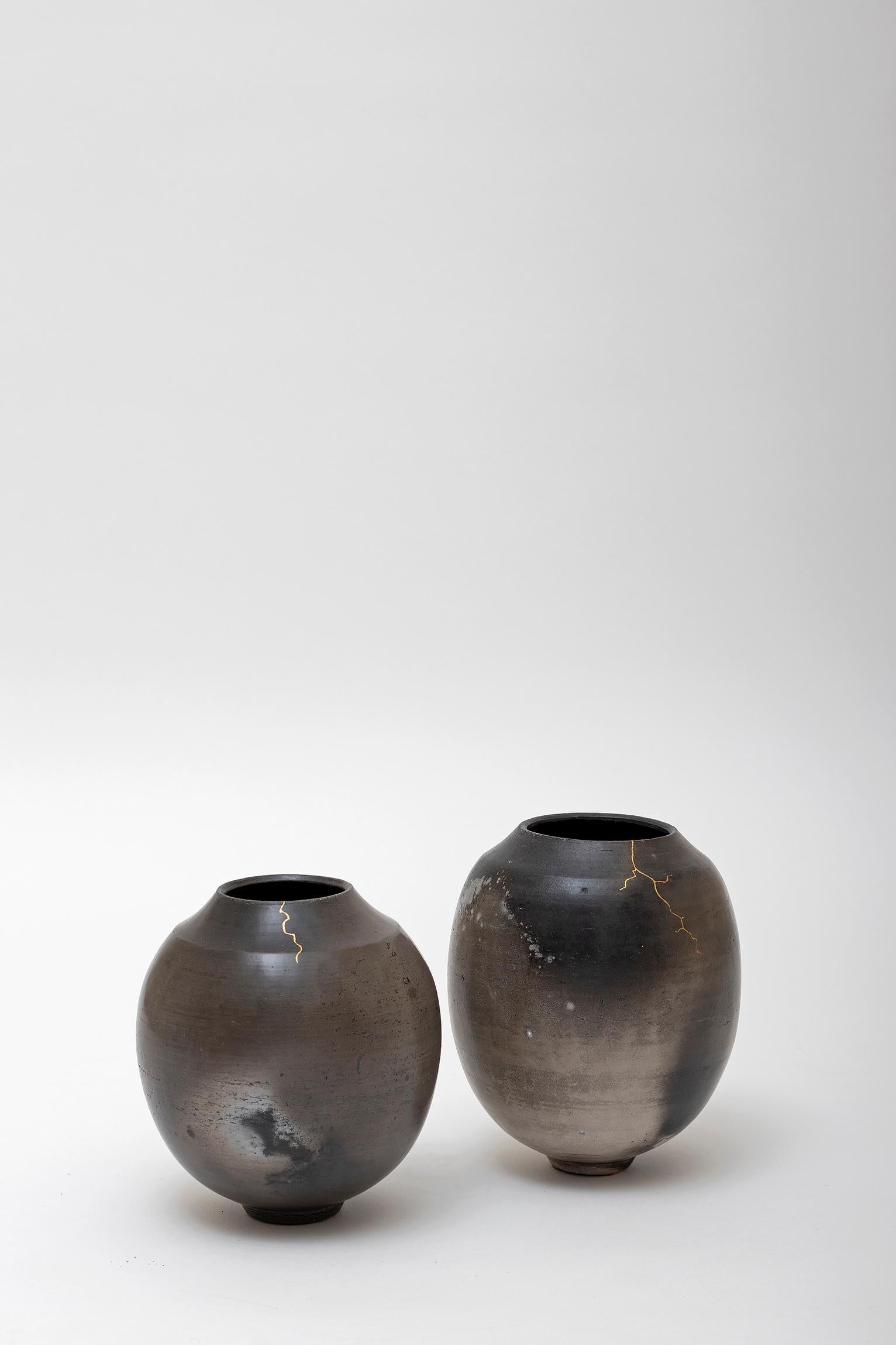 Or Vase en céramique Kintsugi de Karen Swami