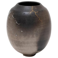 Vase en céramique Kintsugi de Karen Swami