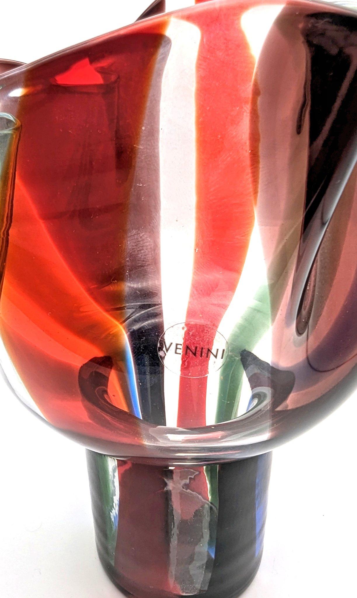 Un vaso in vetro di Murano 