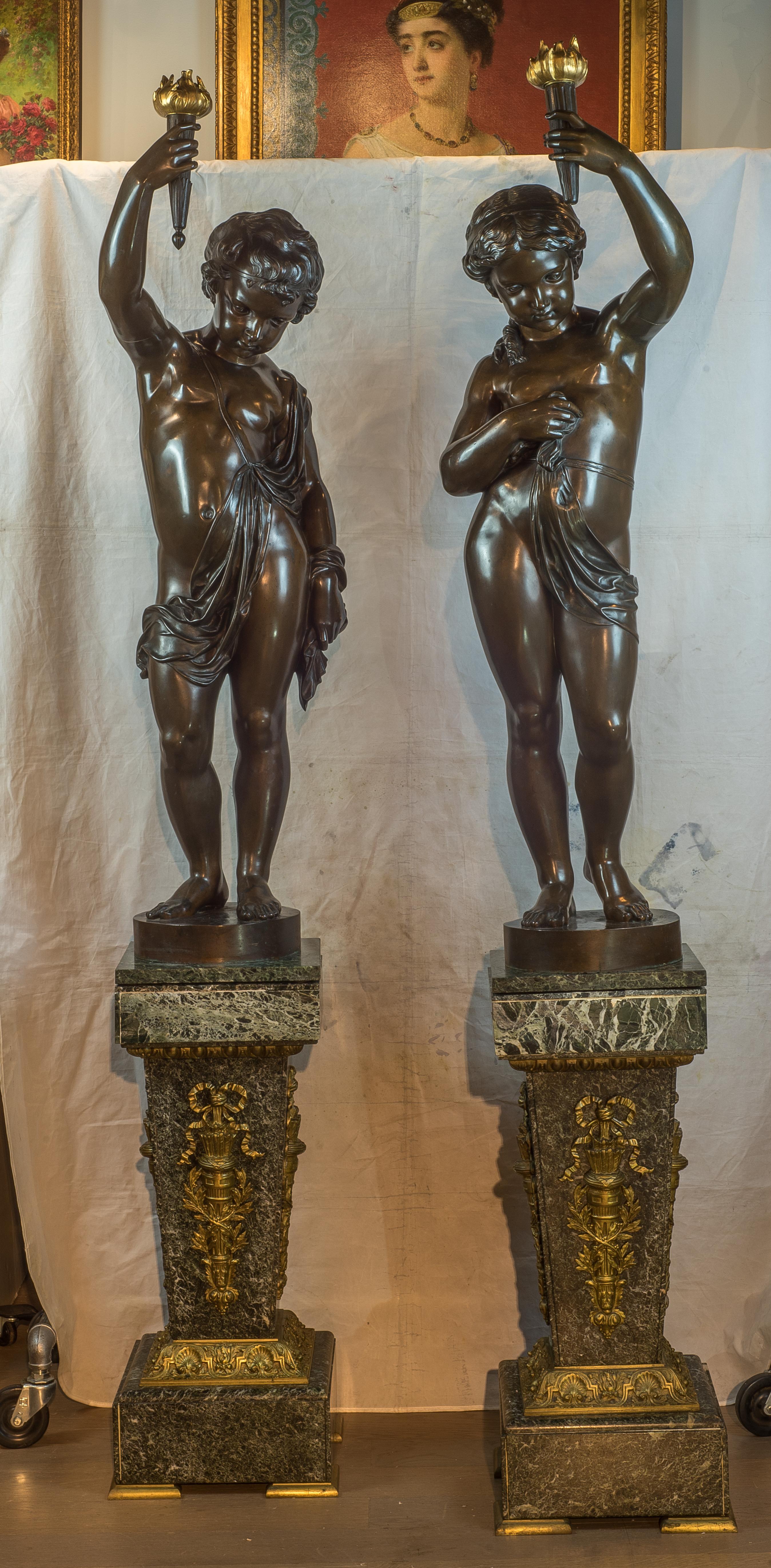 Torce figurate e piedistallo in bronzo - Médaille d'or - Exposition de 1867 - Sculpture di A. Lacarrière Père, Fils et Companie
