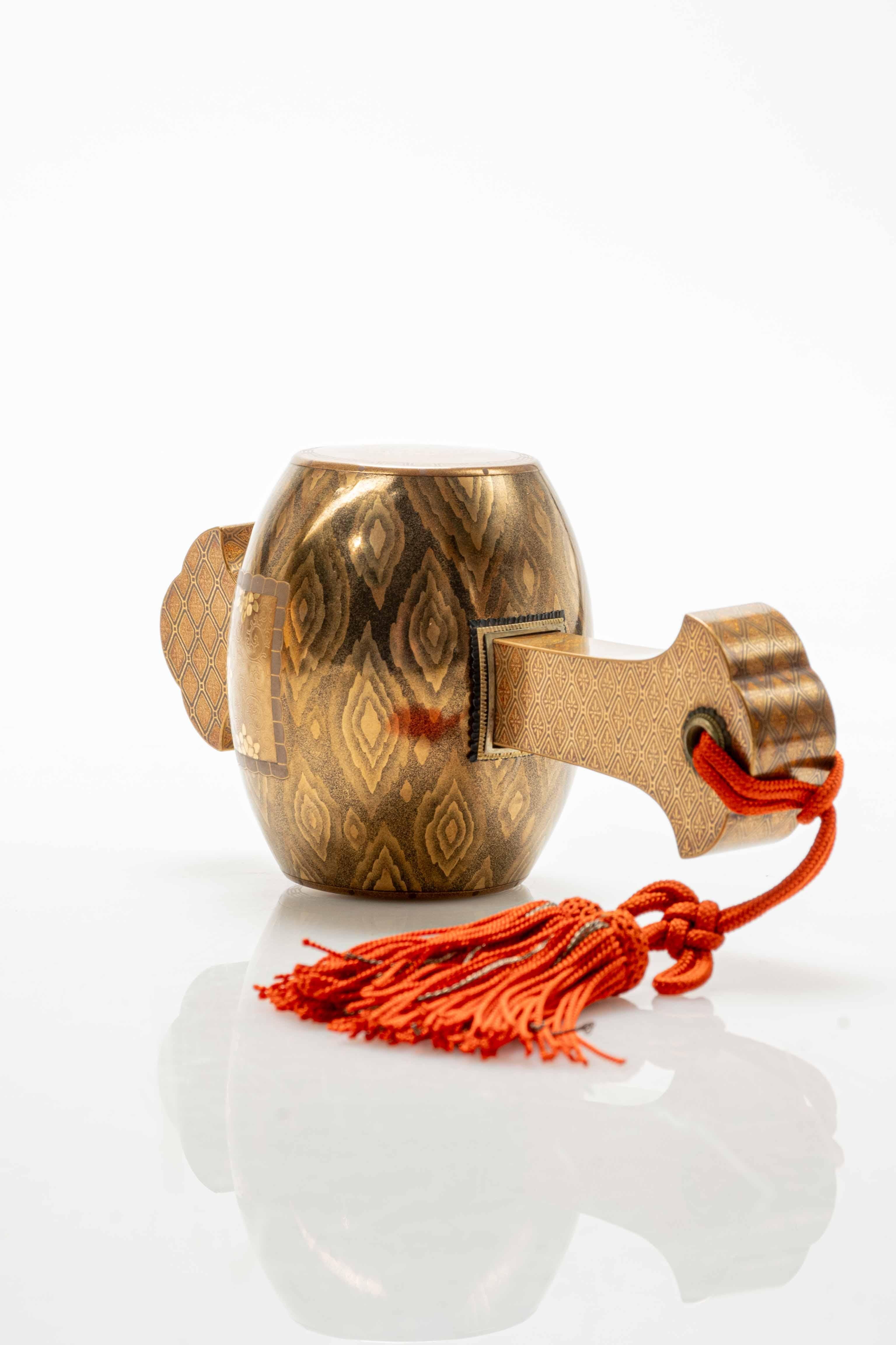 Daikokus Hammer mit Lack und Blattgold im Angebot 3