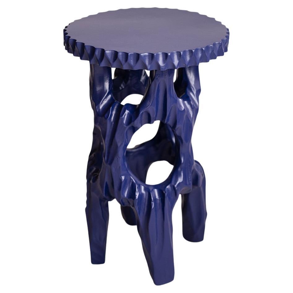 Table d'appoint en bois sculpté bleu laqué