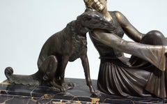 "Una signora con il suo cane Borzoi" Scultura Art Deco firmata Godard