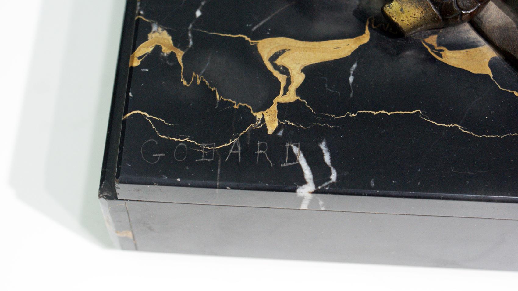 Eine Dame mit ihrem Borzoi-Hunde, Art déco-Skulptur, signiert Godard im Angebot 2