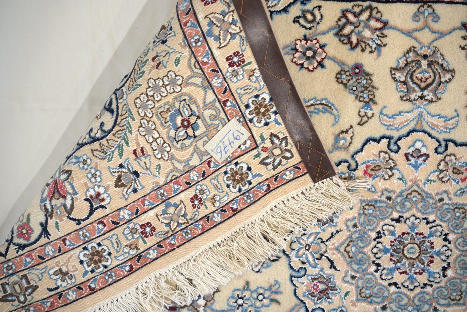 Damenteppich: Vintage Petite Esfahan im Zustand „Hervorragend“ im Angebot in WYNNUM, QLD