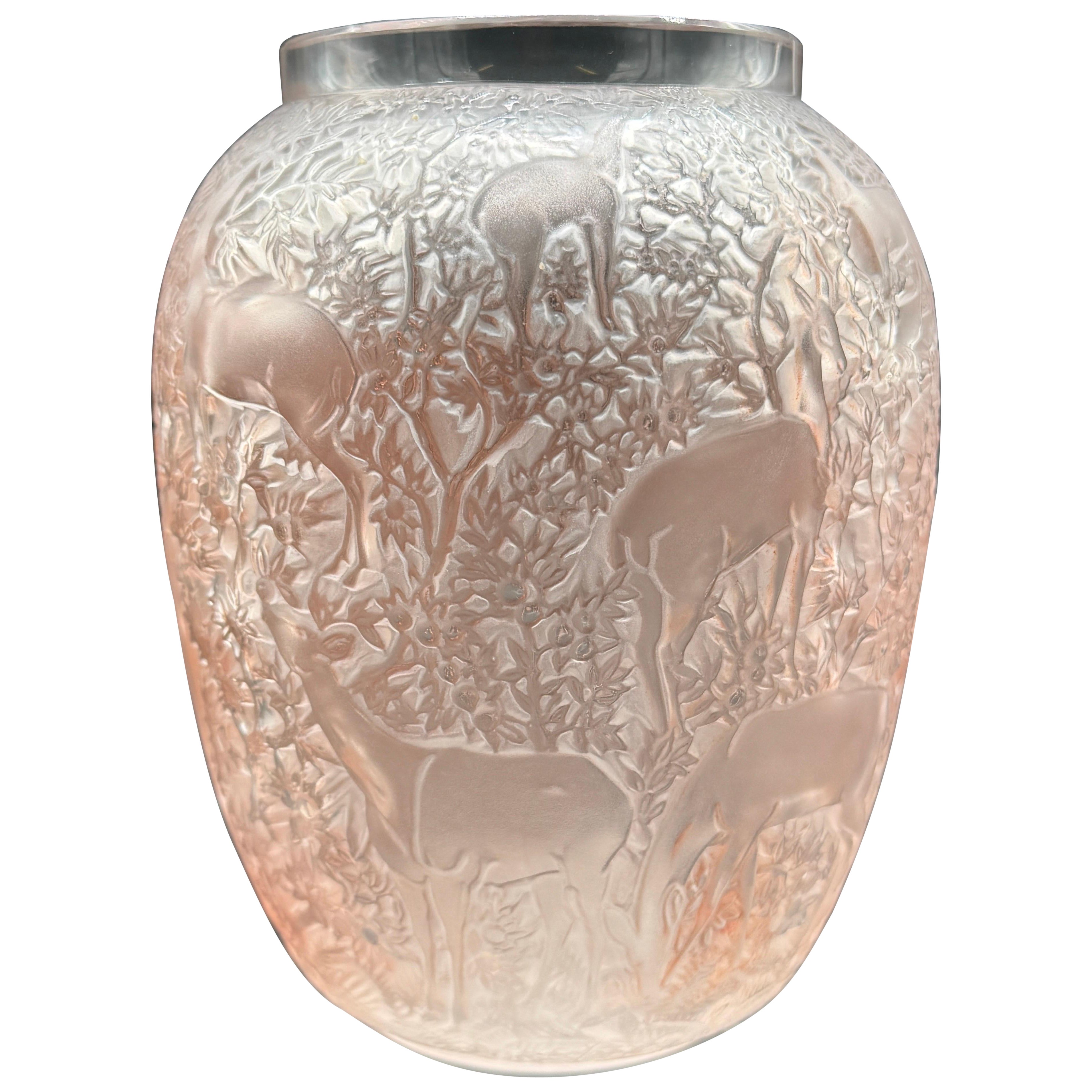 A Lalique Art Déco Biches Vase in vendita