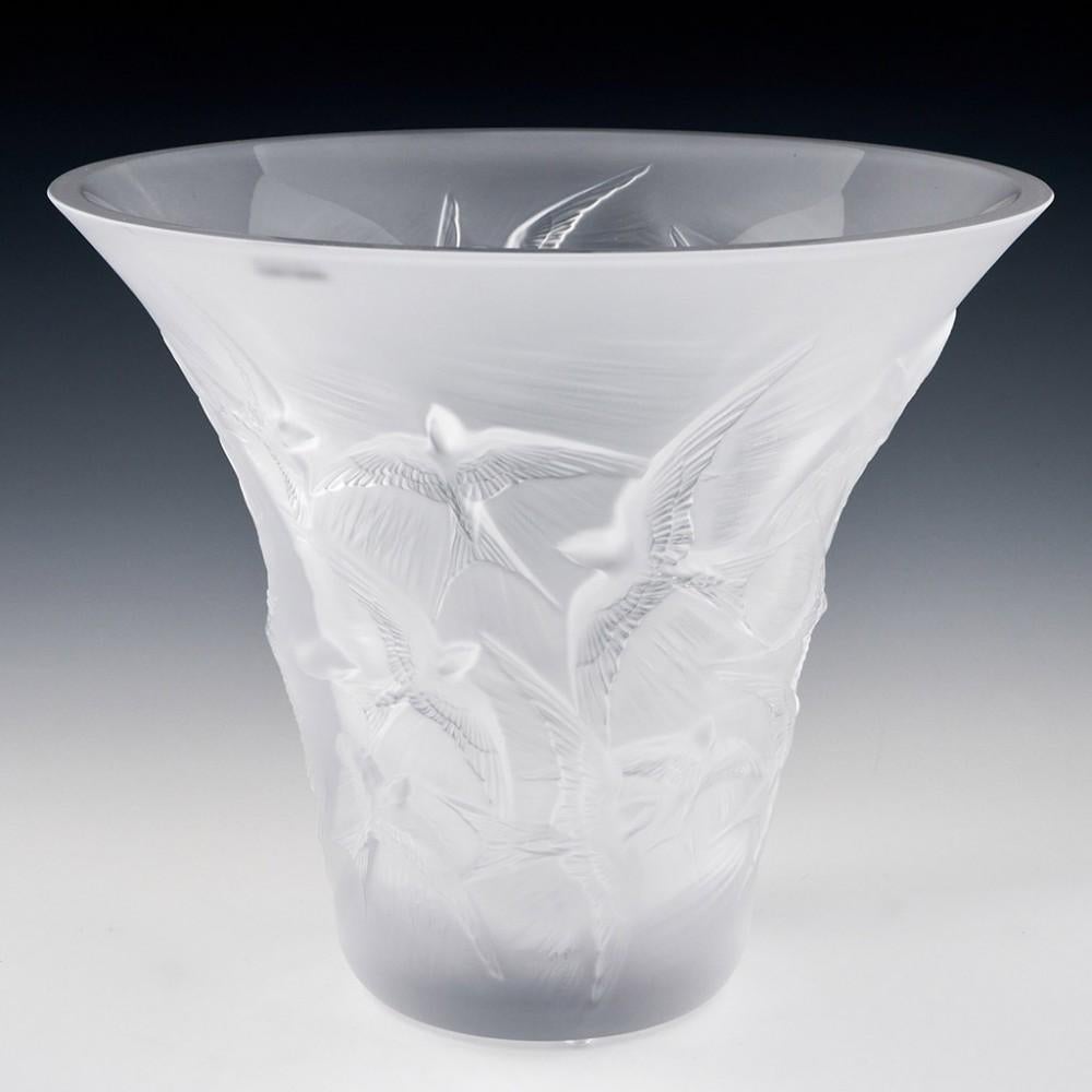Lalique Hirondelles Flared Vase, 2018 In Good Condition In Tunbridge Wells, GB