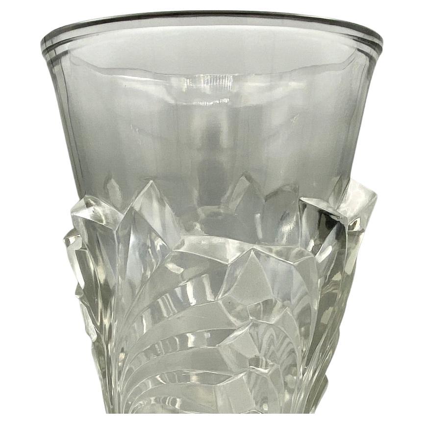 Art Deco A Lalique large Glass Leave vase  For Sale