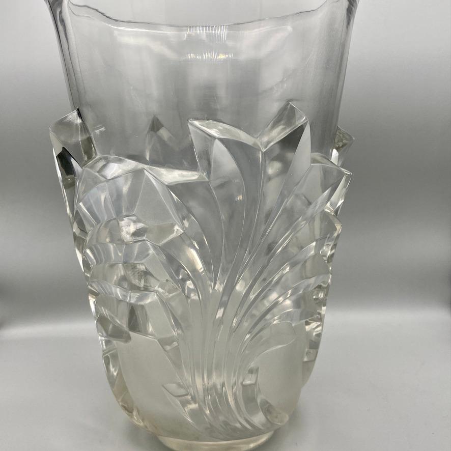 French A Lalique large Glass Leave vase  For Sale