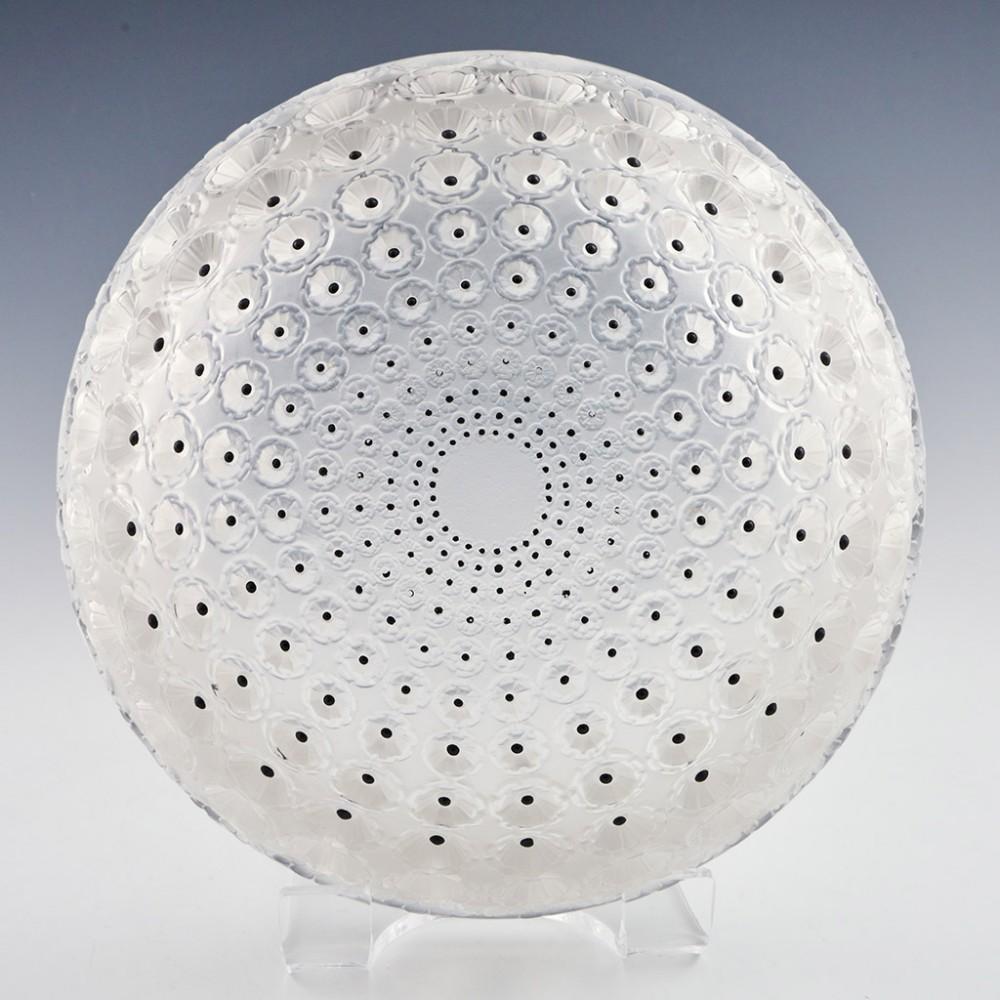 Nemours-Schale von Lalique, entworfen 1929 im Zustand „Gut“ im Angebot in Tunbridge Wells, GB