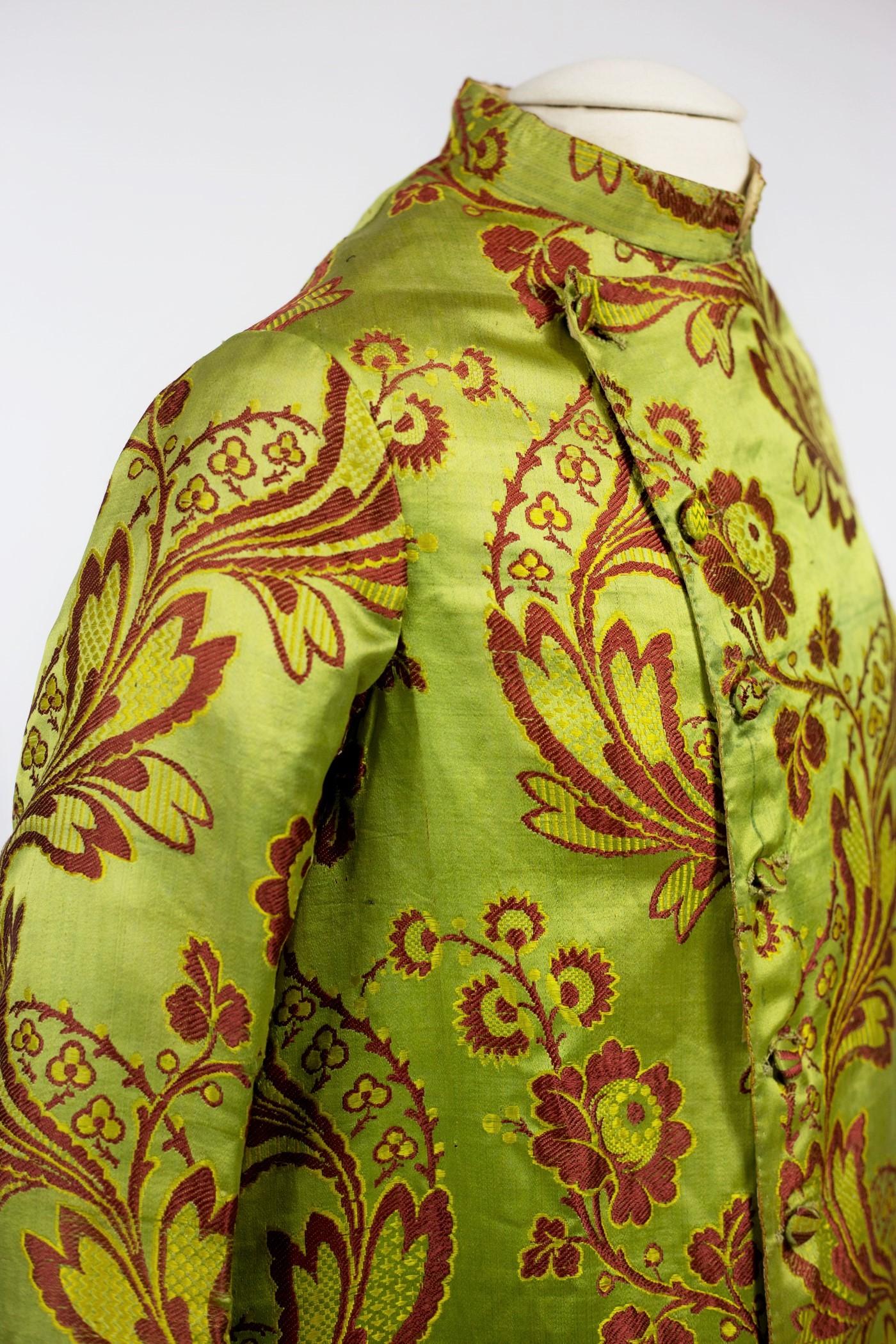 A Lampas Silk Morning Gown or Man's Banyan Museum Piece France Circa 1760 5