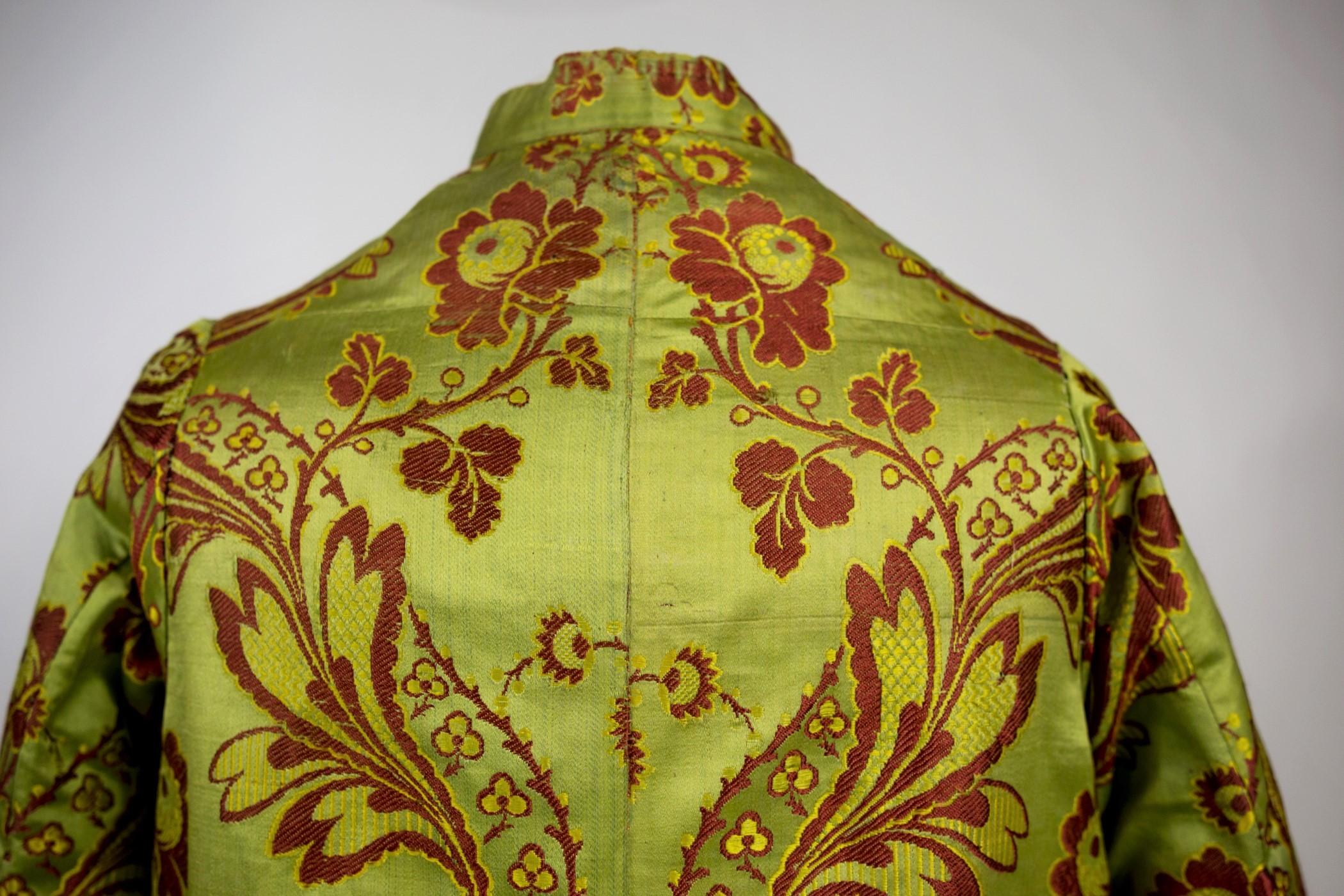 A Lampas Silk Morning Gown or Man's Banyan Museum Piece France Circa 1760 1