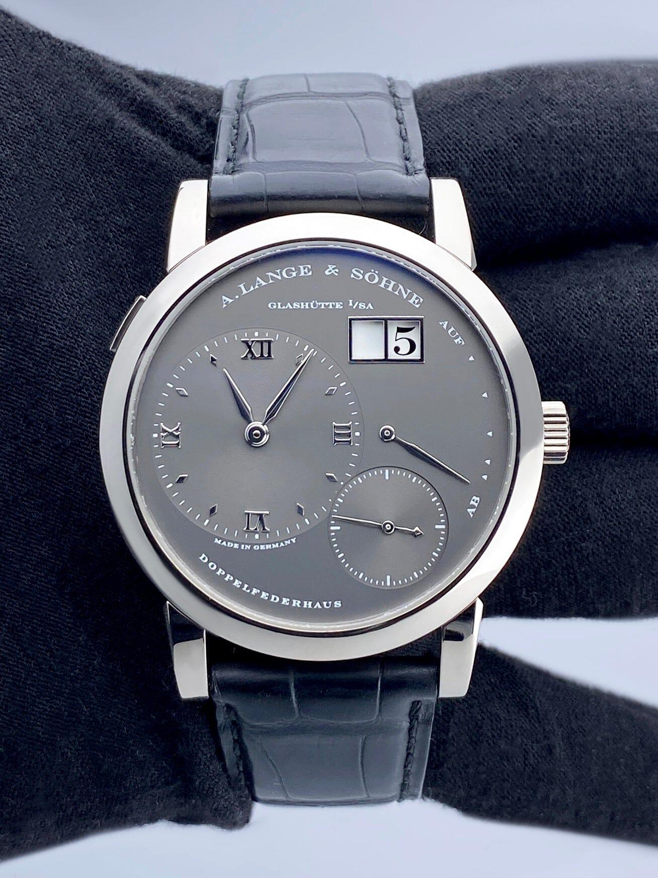 A. Lange & Sohne Lange 1 101.030 Graues Zifferblatt Herrenuhr Papiere im Zustand „Hervorragend“ im Angebot in Great Neck, NY