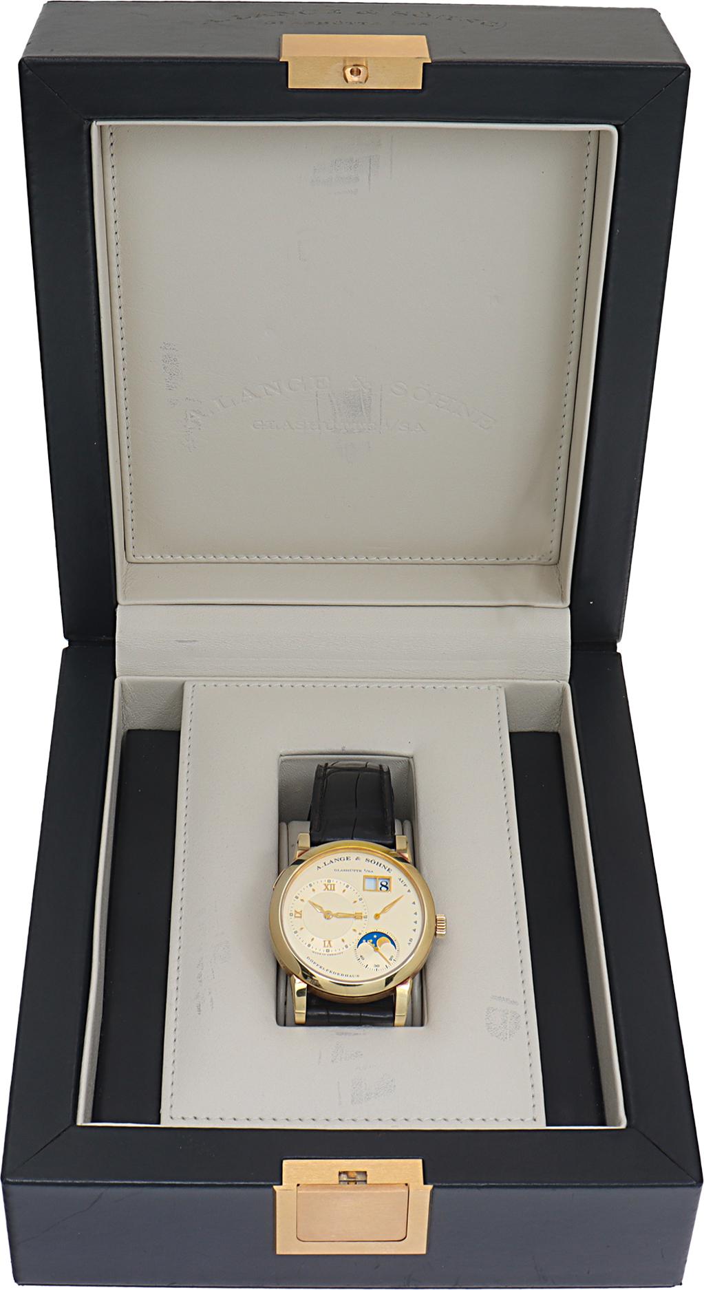 A. Lange & Sohne Lange 1 Moonphase Armbanduhr Power Reserve und Datum Ref 109.021 im Angebot 1