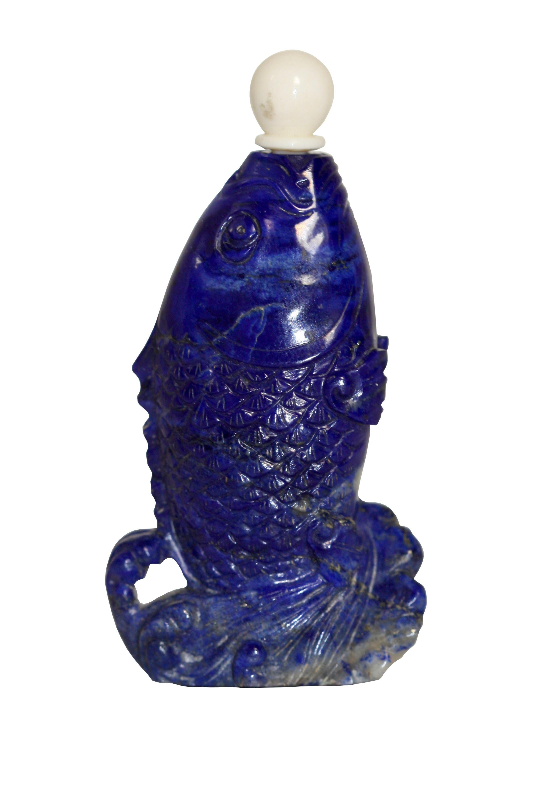 Lapis Lazuli Snuff Bottle Chinese In Good Condition For Sale In West Palm Beach, FL