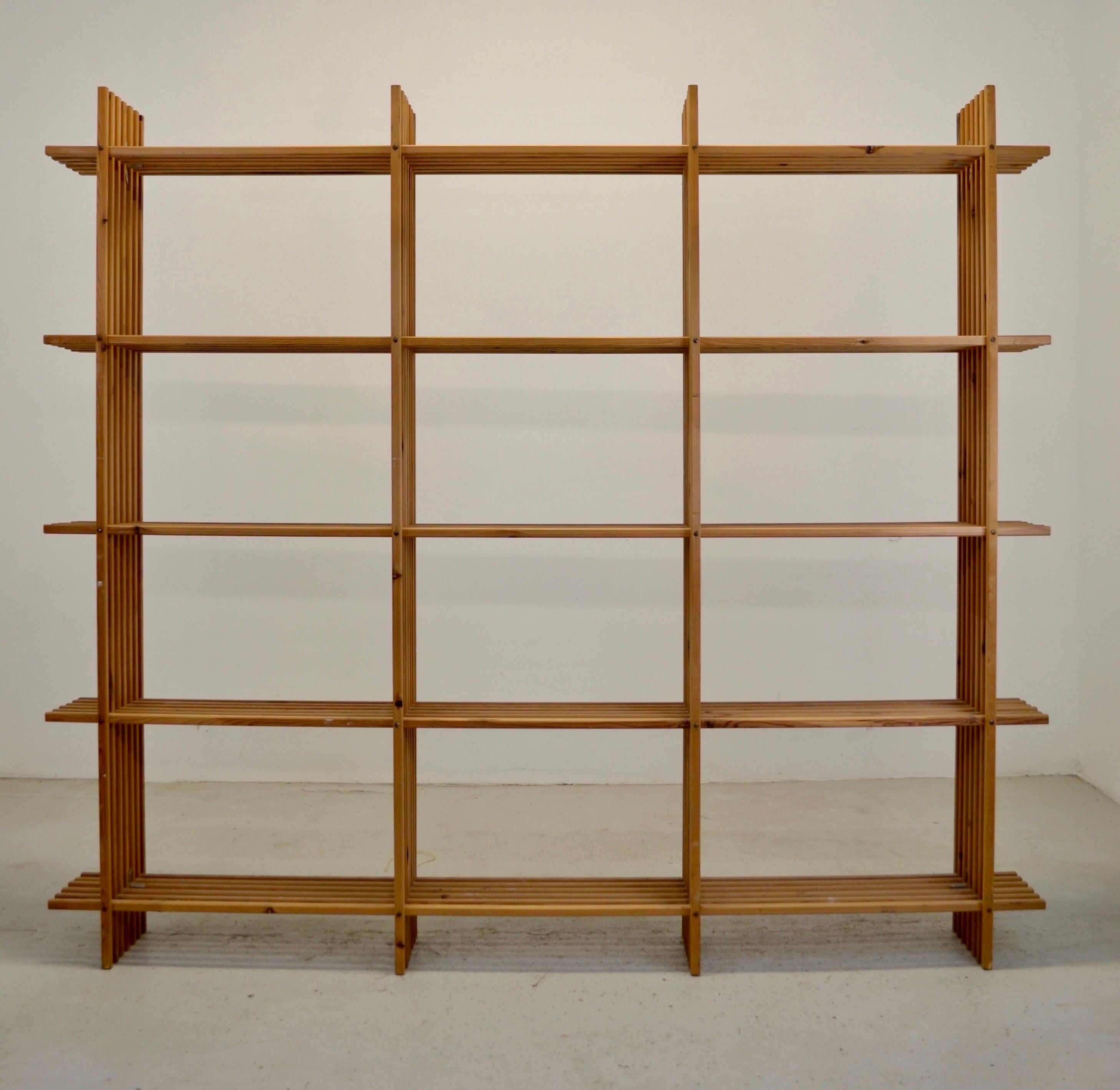 Mid-20th Century A larch wood geometric bookcase - France 1960. For Sale
