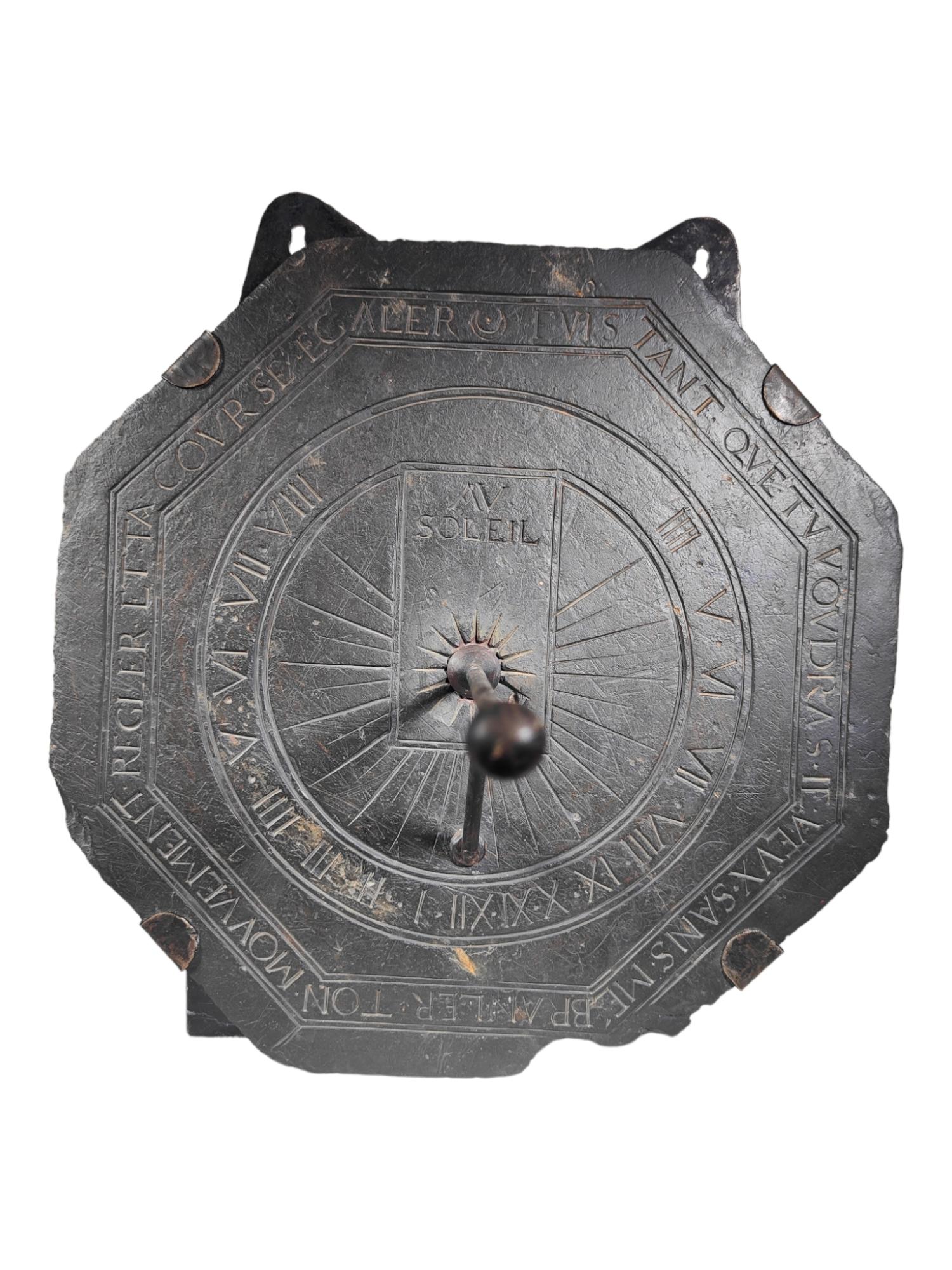 Large 17th Century French Slate Octagonal Sundial In Good Condition For Sale In Madrid, ES