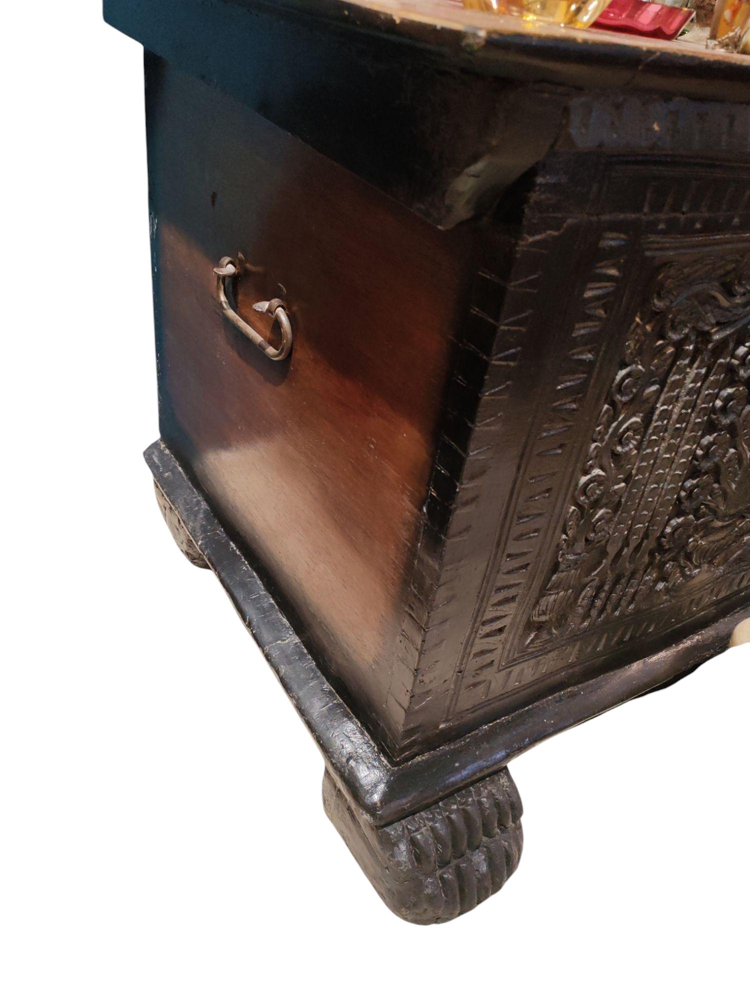 A large 18th Century Balkan Adriatic Coast Bridal Chest For Sale 1