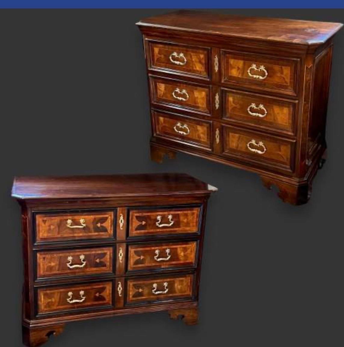  A Large 18th Century Northern Italian Chest of Drawers  For Sale 7