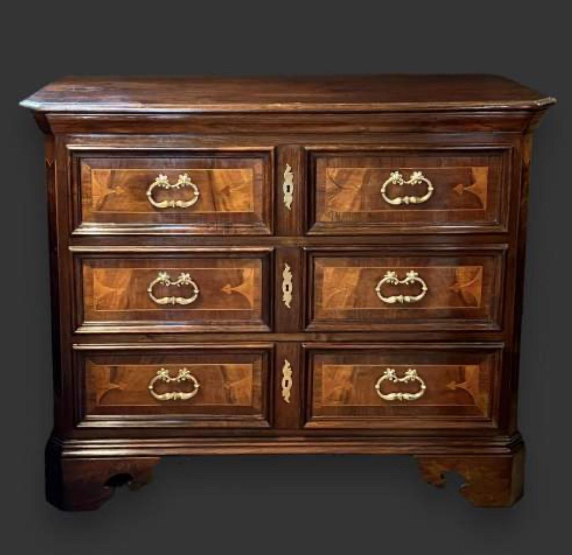  A Large 18th Century Northern Italian Chest of Drawers  For Sale 8