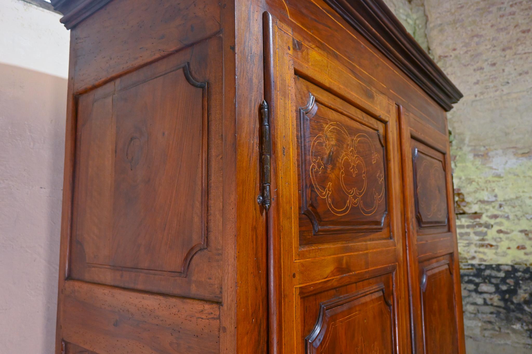 18th Century Spanish, Catalonian Walnut & Boxwood Inlay Armoire - Cupboard For Sale 13