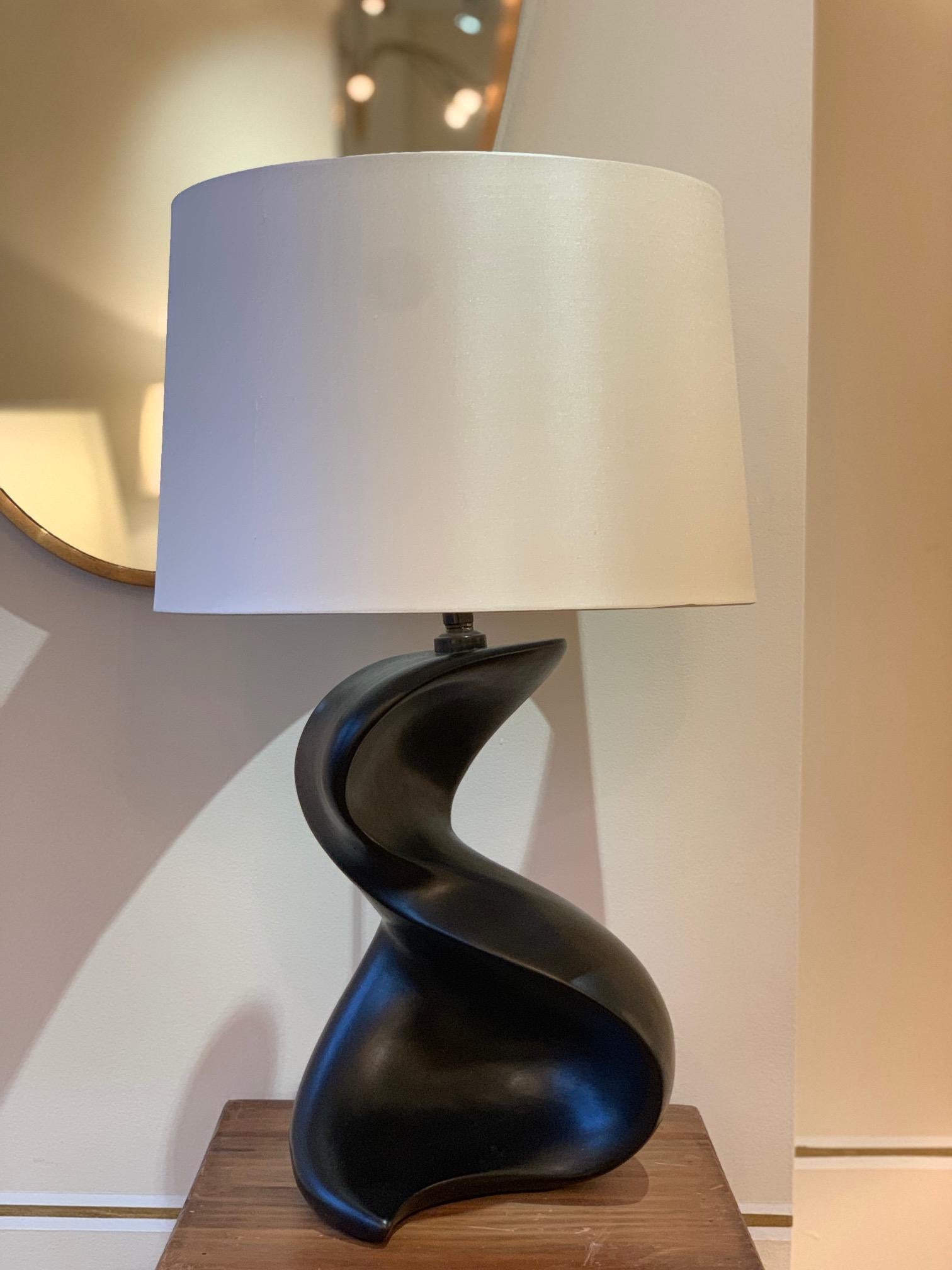 Large 1950s Black Ceramic Freeform Table Lamp In Good Condition In London, GB