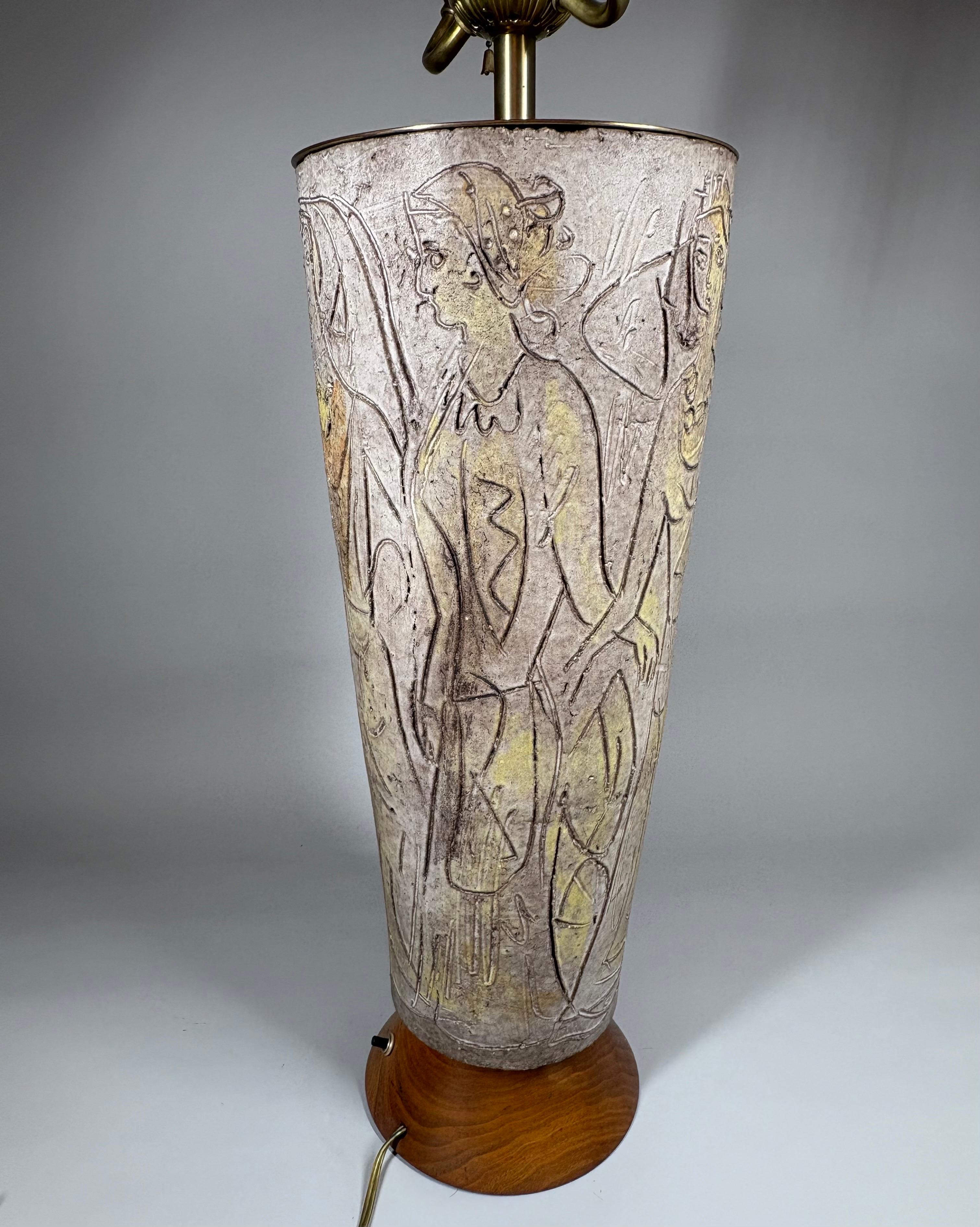 A large 1960's glazed ceramic hand-carved and decorated lamp im Zustand „Gut“ im Angebot in Sleepy Hollow, NY