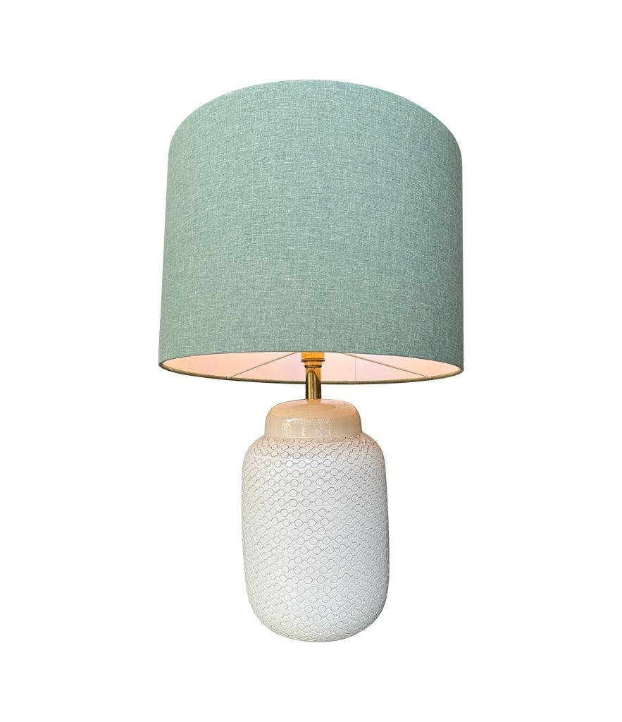 Céramique Une grande lampe italienne en céramique crème des années 1970 par Tommaso Barbi en vente