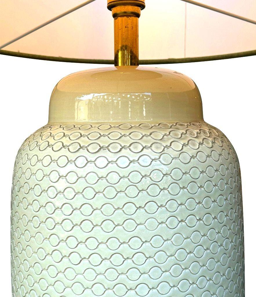 Une grande lampe italienne en céramique crème des années 1970 par Tommaso Barbi en vente 1
