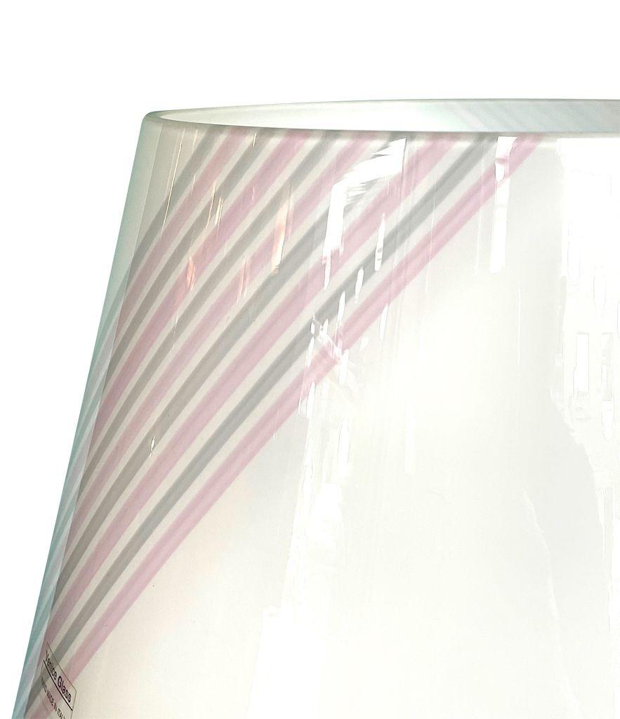 A large 1980s handmade Murano glass mushroom lamp with pink and grey stripes In Good Condition For Sale In London, GB
