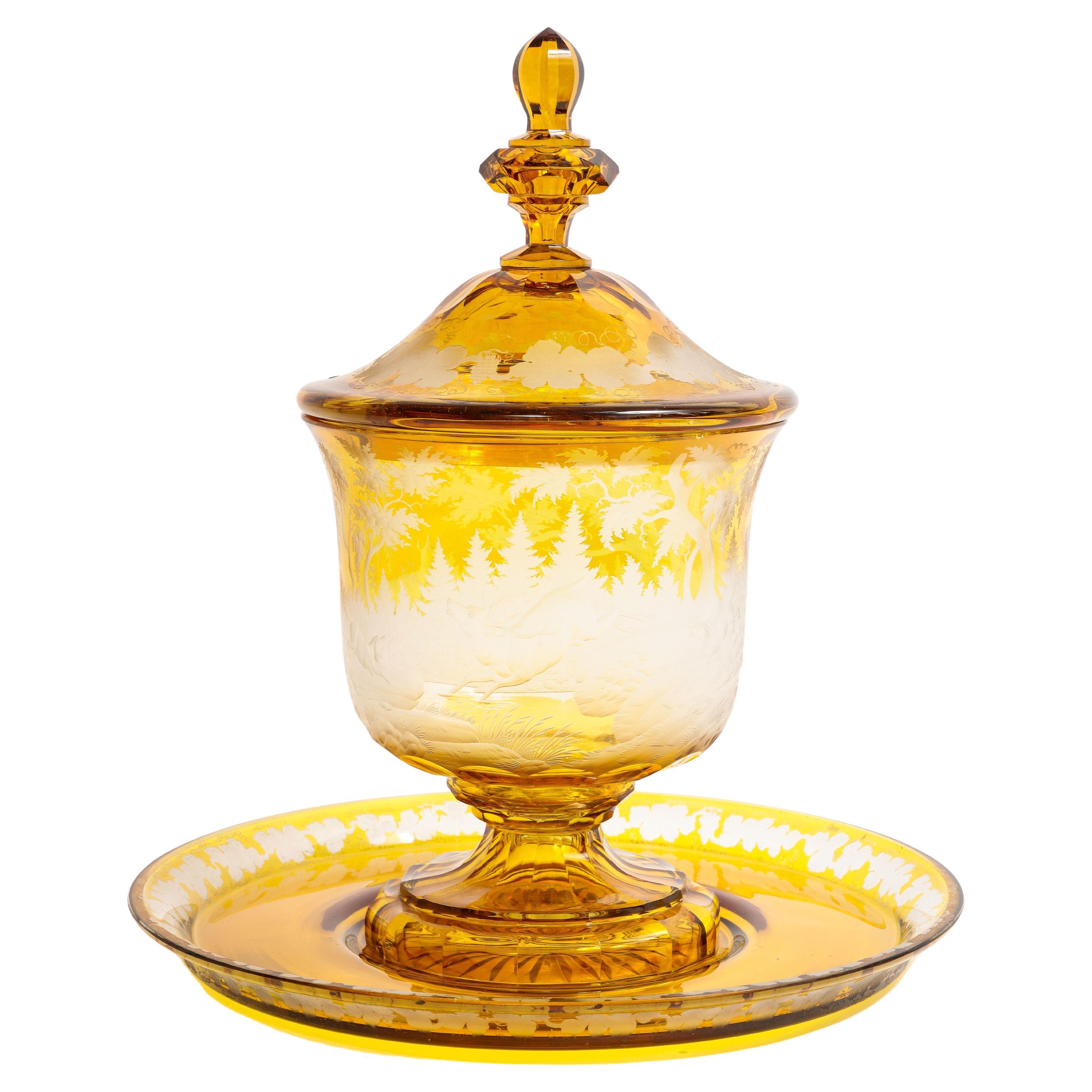 Grand bol  punch de Bohme du 19me sicle en cristal taill dans l'ambre et transparent avec scnes de chasse en vente