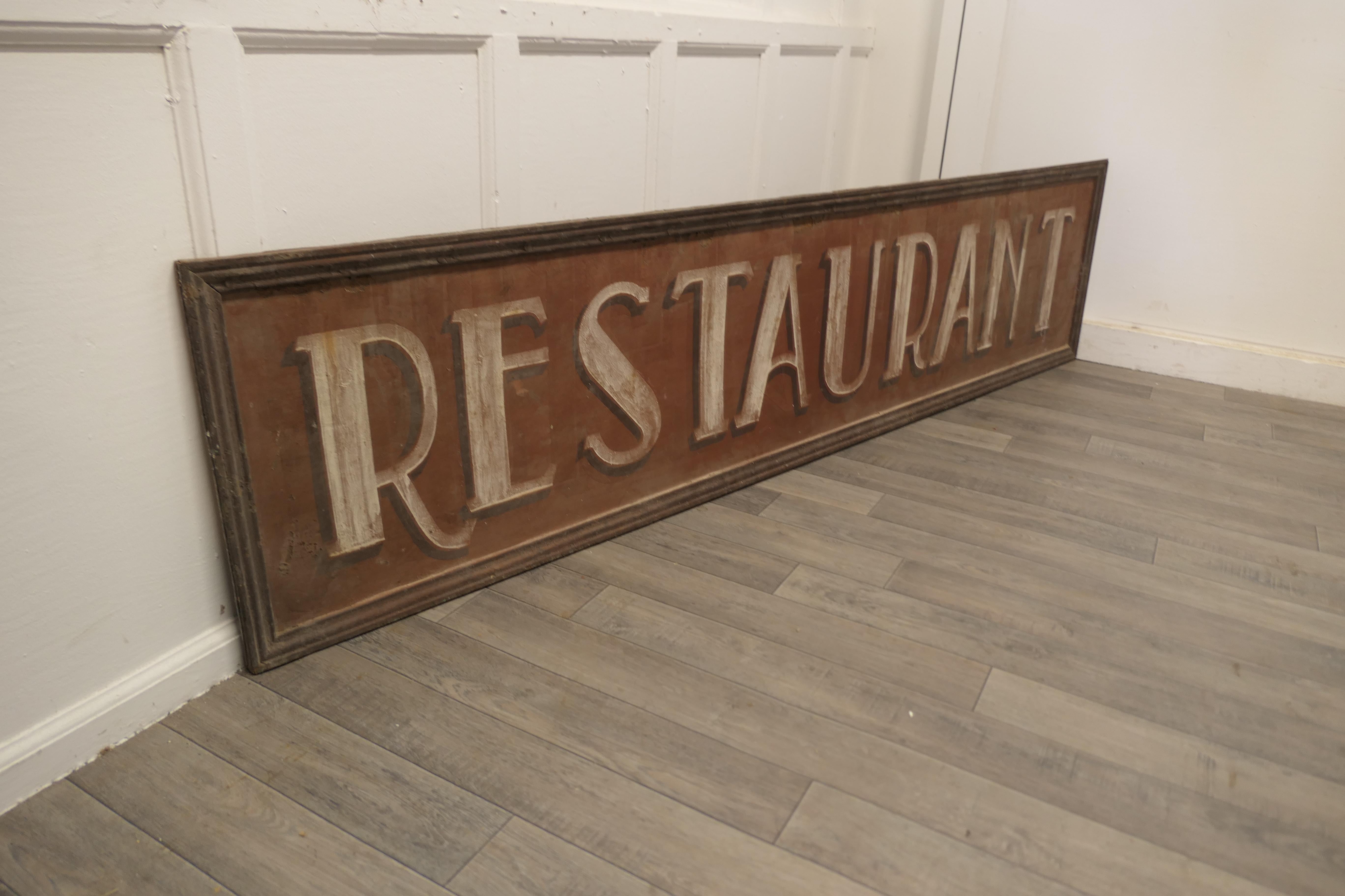 Large 19th C Cast Iron Painted RESTAURANT Sign This is an Original In Good Condition In Chillerton, Isle of Wight
