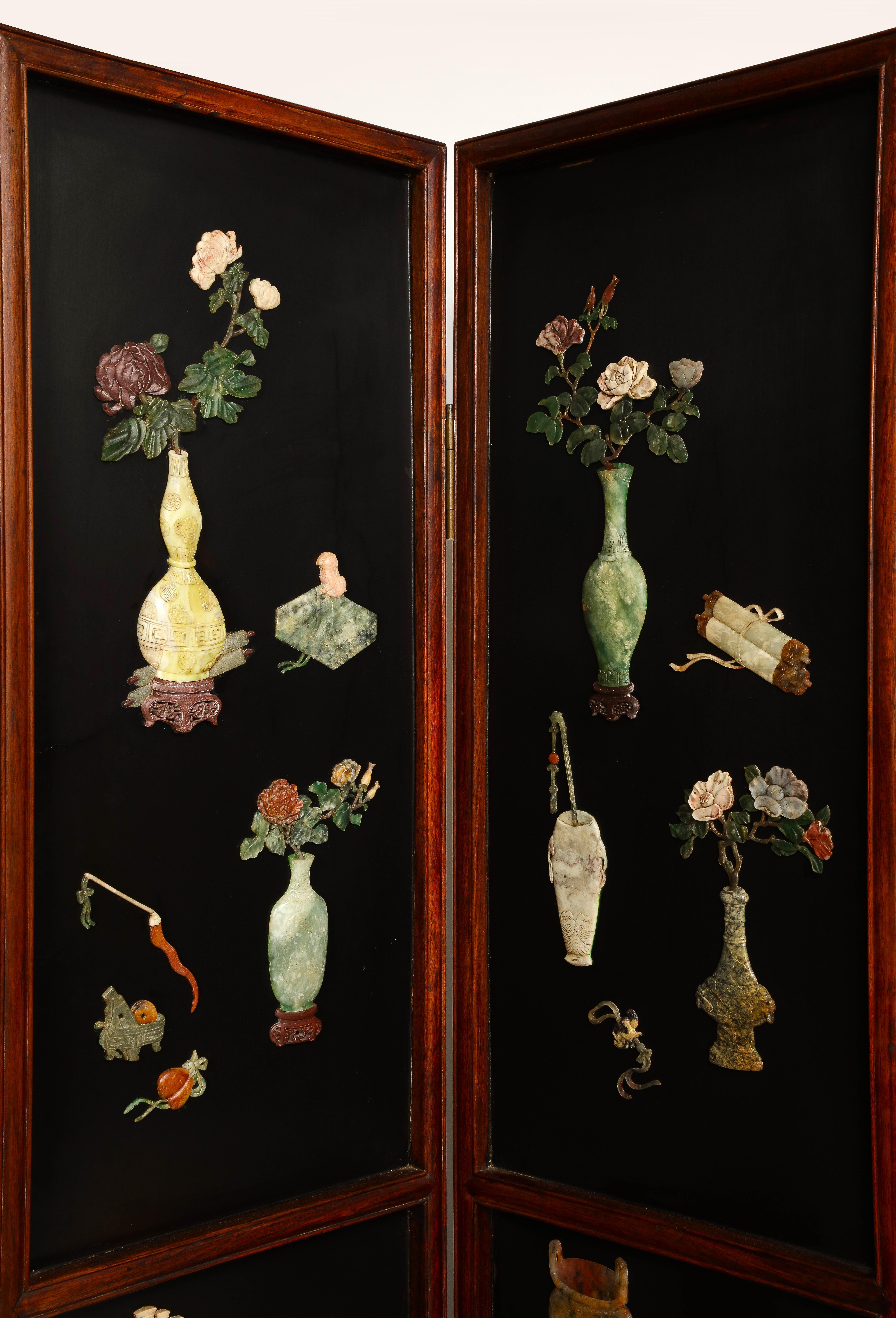 Großer chinesischer Coromandel-Raumteiler aus lackiertem Hartstein und Jade mit 6 Tafeln, 19. Jahrhundert (Handgeschnitzt) im Angebot