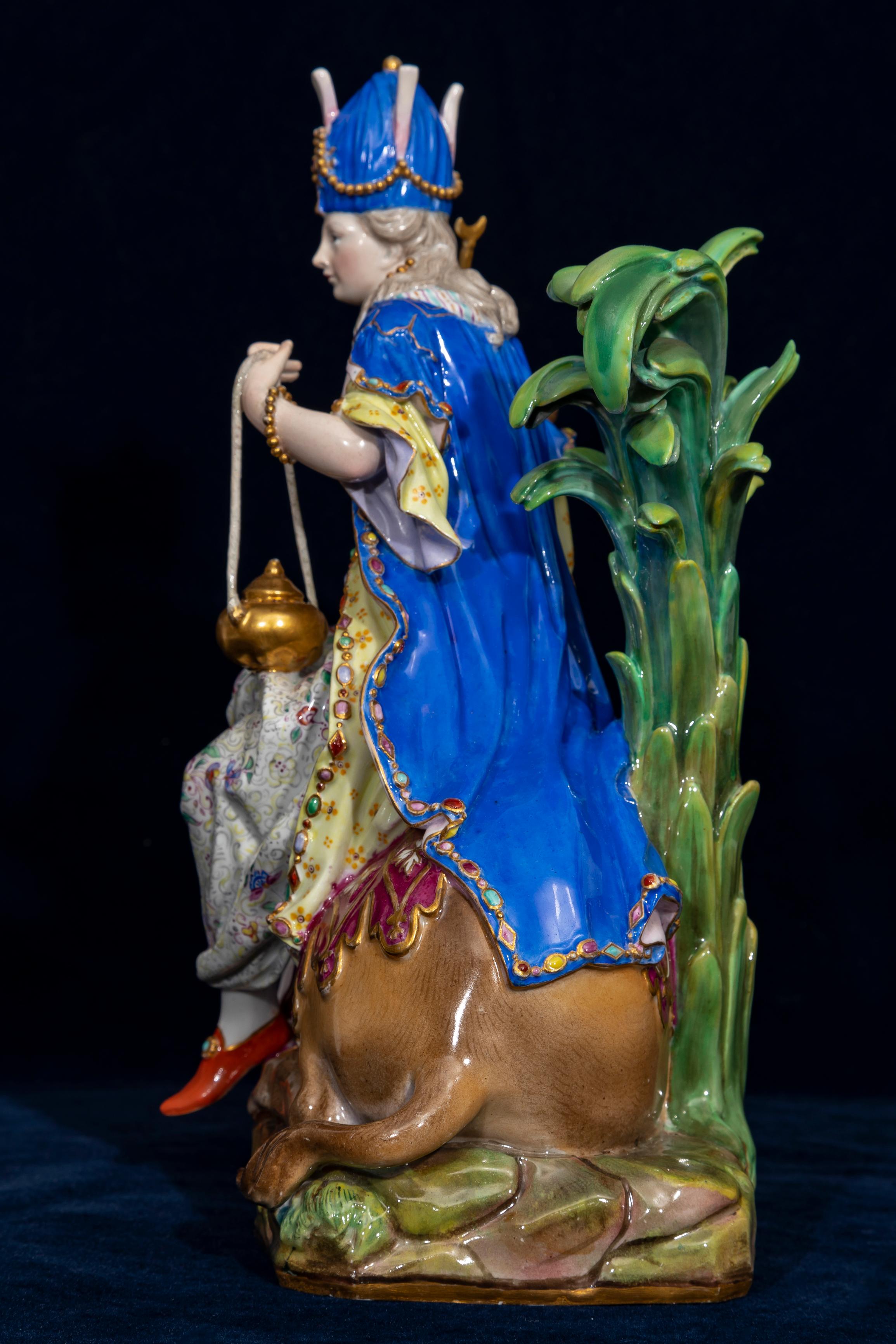 A.C.I.C. Porcelaine de Meissen Porcelain de grande taille représentant le continent asiatique, dame sur un chameau en vente 1