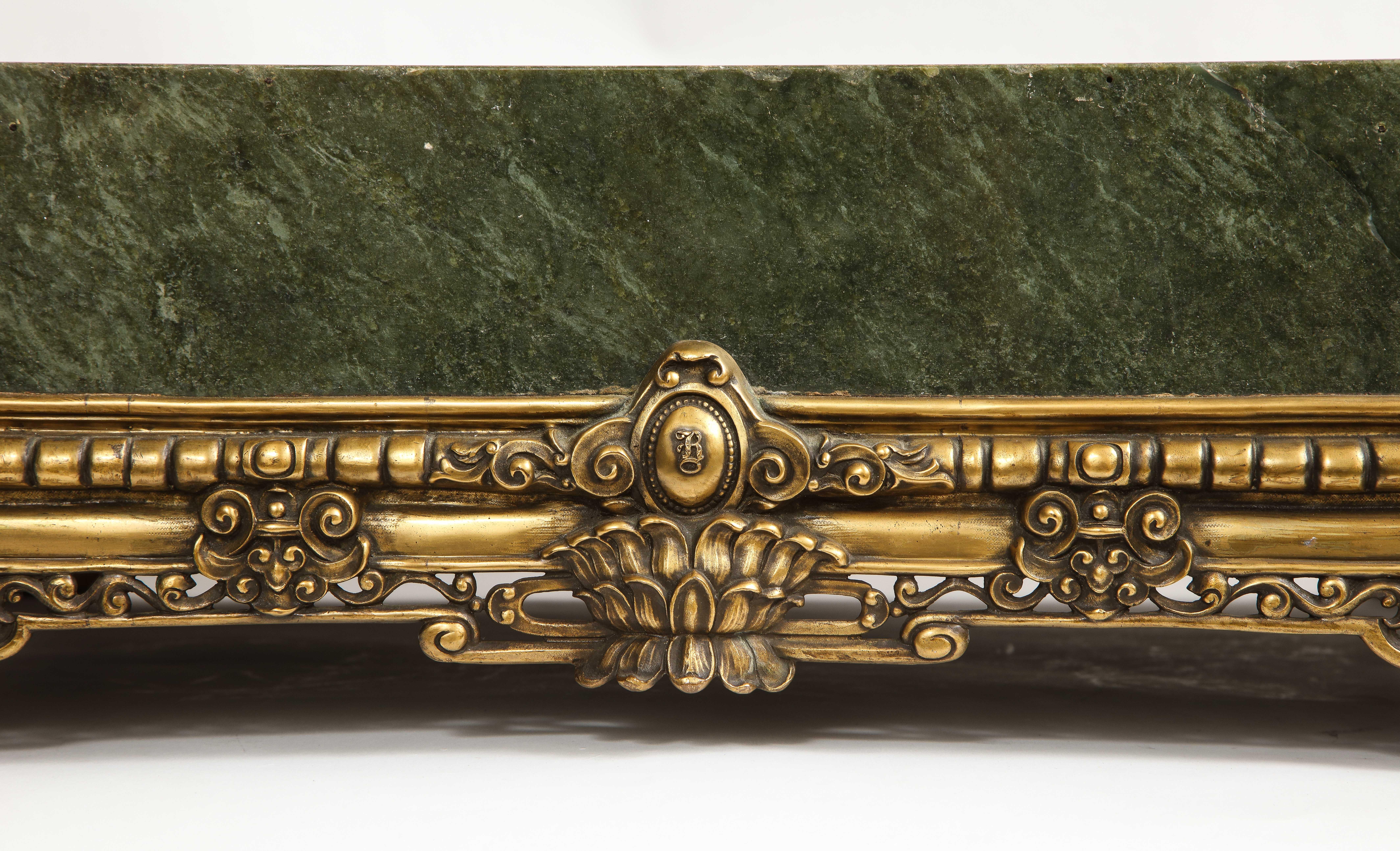 Großer russischer, handgeschnitzter, in Bronze gefasster Aventurin-Mitteltisch aus dem 19. Jahrhundert im Angebot 4