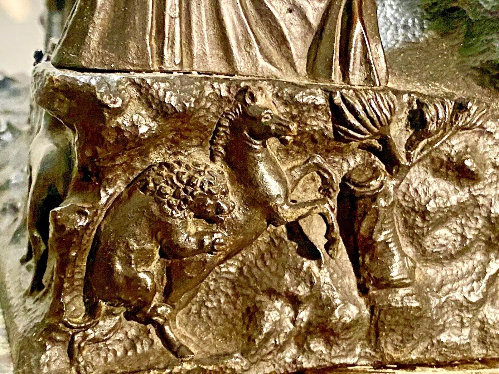 Un grand groupe de sculptures italiennes anciennes en bronze du 19ème siècle. Le taureau Farnèse

Ce groupe de sculptures en bronze est un véritable joyau antique. 
Représentant Létus et Amphion tentant d'attacher Dircé à un taureau enragé, ainsi