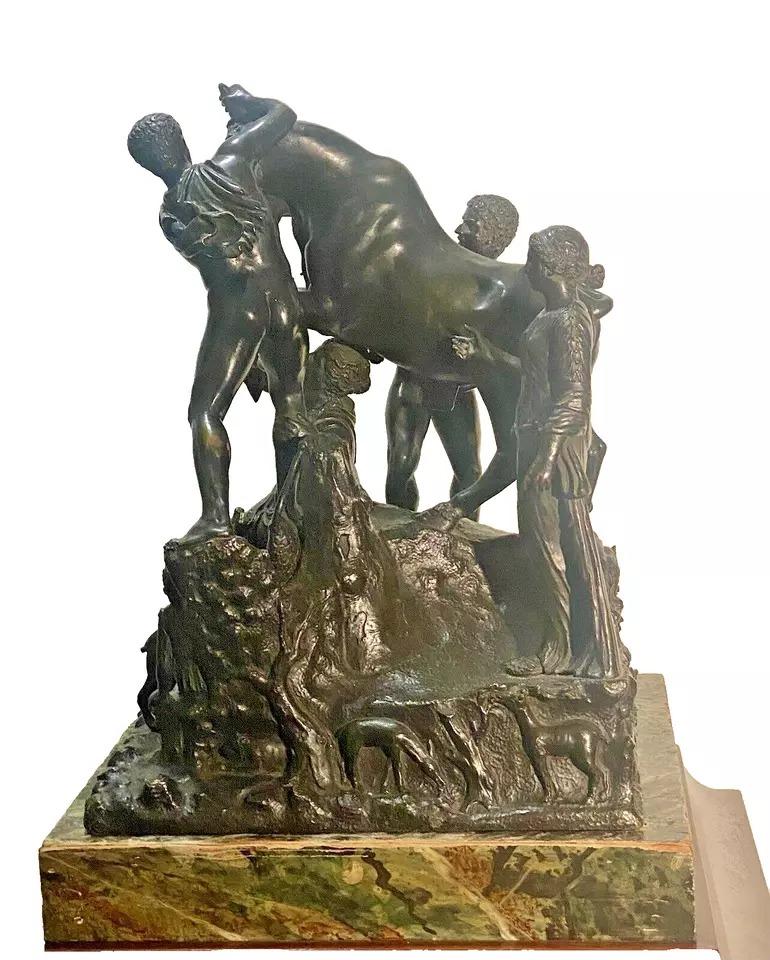 Un grand groupe de sculptures italiennes anciennes en bronze du 19ème siècle. Le taureau Farnèse Excellent état - En vente à London, GB